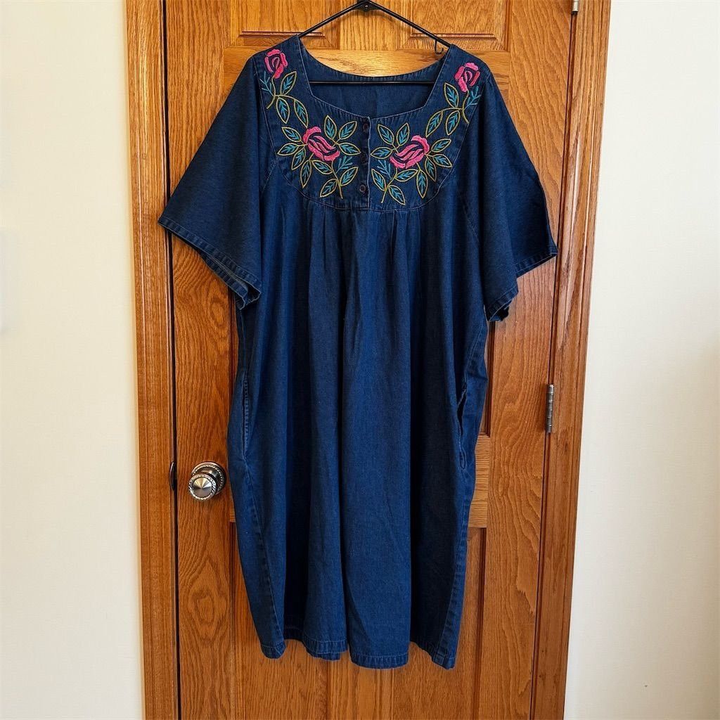 Other Naqui New York Women's 1X Denim Muumuu Dress Floral Embroid Size XL / US 12-14 / IT 48-50 - 1 Thumbnail