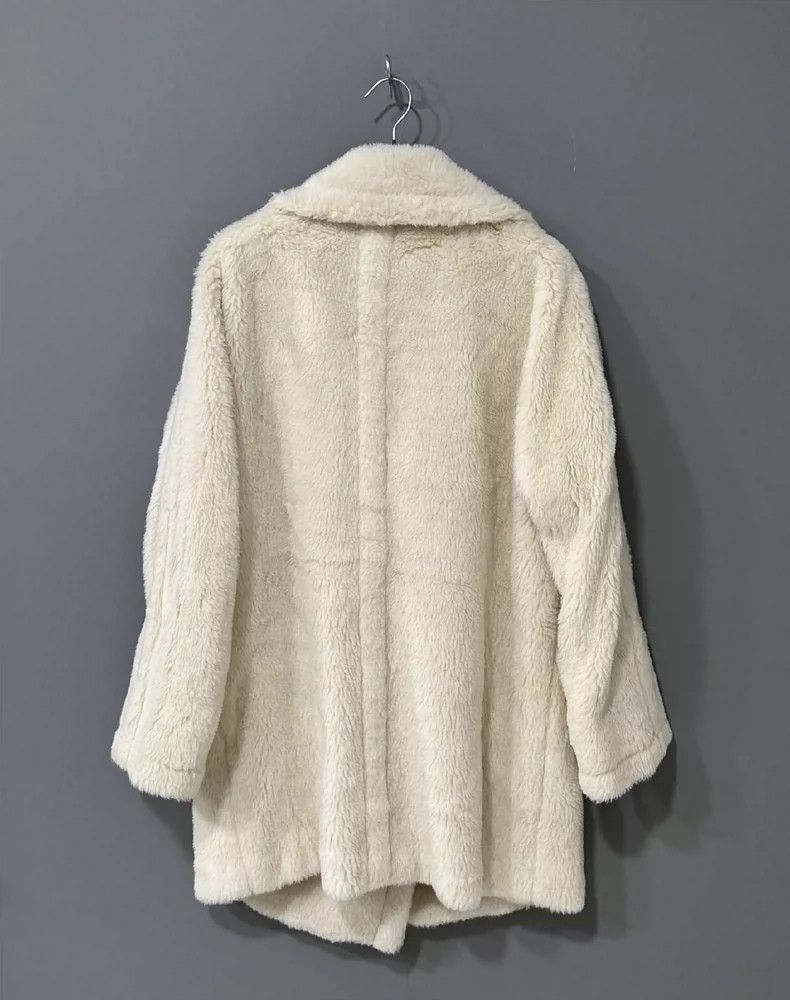 Max Mara Max Mara Short white teddy Size S / US 4 / IT 40 - 3 Thumbnail