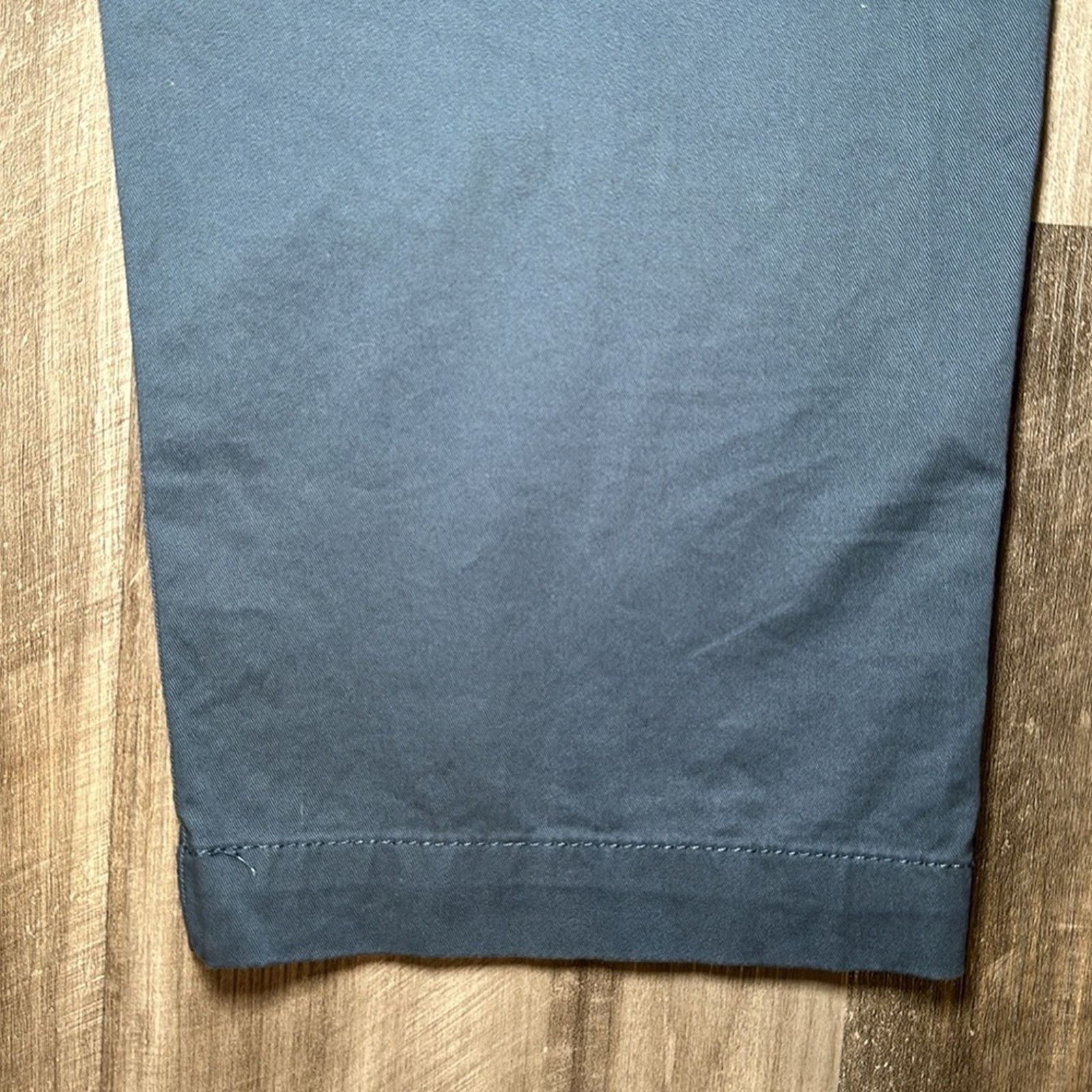 Express Express Athletic Pleated Chinos (NWOT) - 37x27 (Measures) Size US 37 - 4 Thumbnail