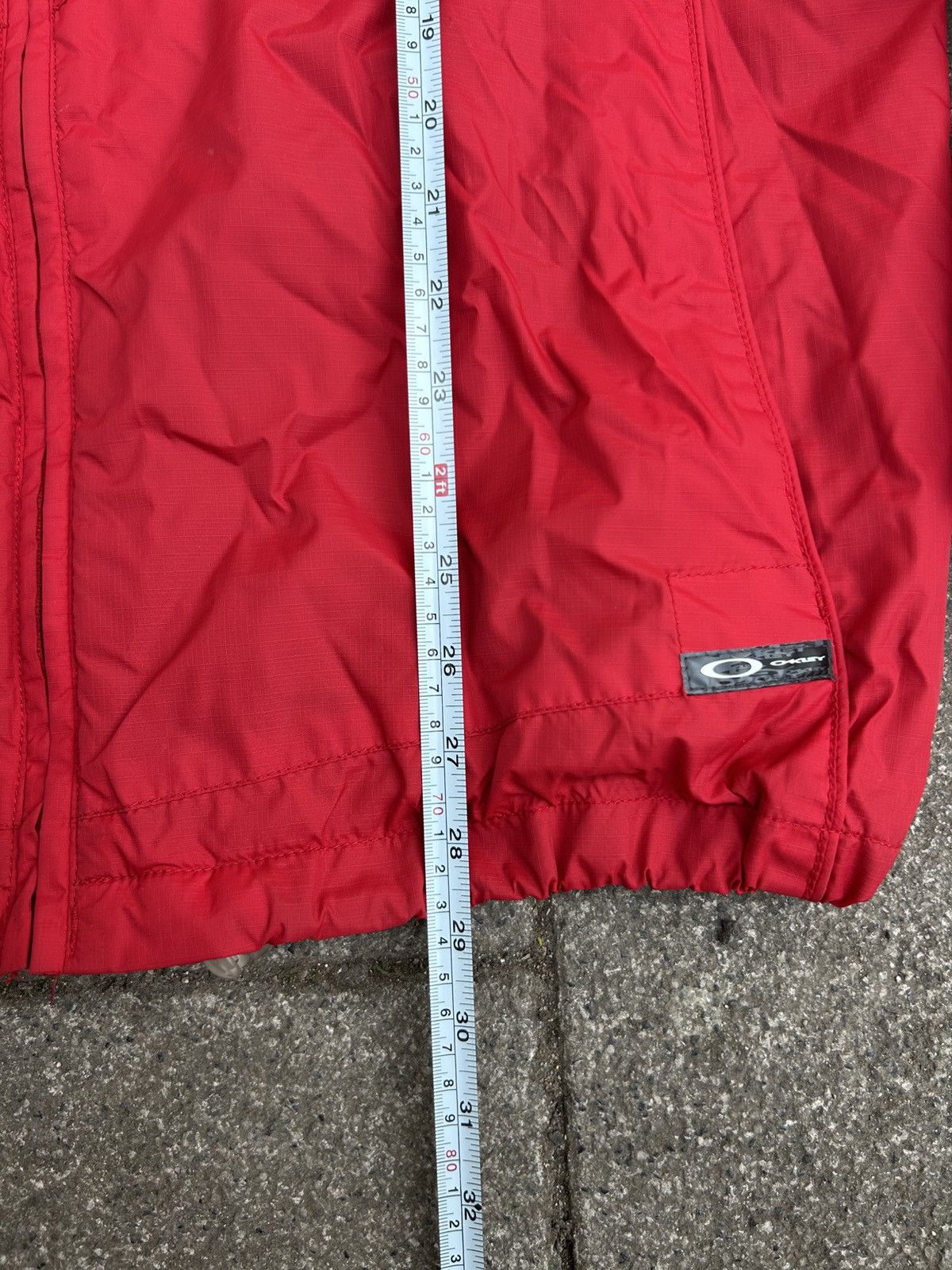 Oakley Oakley Vintage red Hooded Windbreaker Jacket Nylon Jacket Size US L / EU 52-54 / 3 - 19 Thumbnail