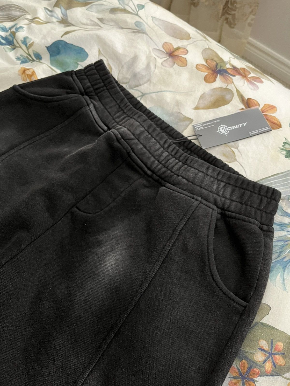 Other Vicinity Faded Black Sweatpants Size US 32 / EU 48 - 2 Thumbnail