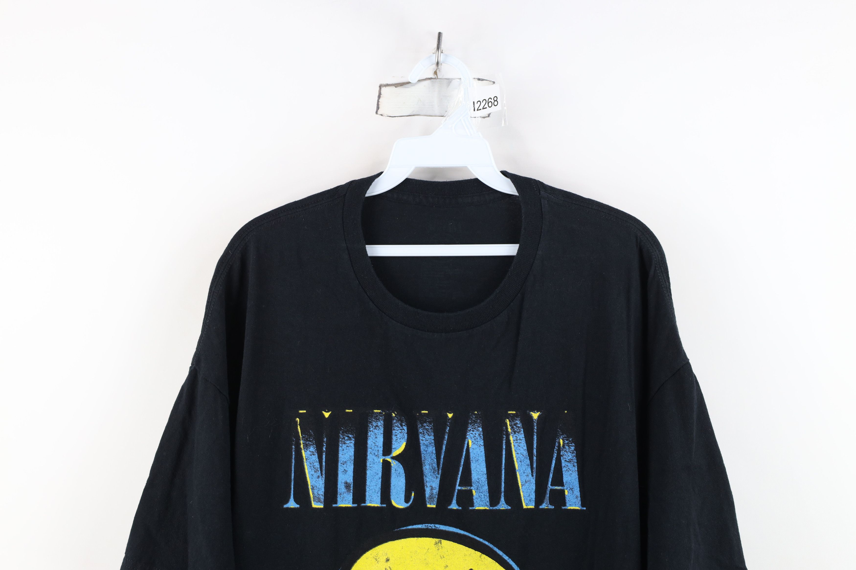 Vintage Vintage Y2K Retro Smiley Face Nirvana Band T-Shirt Black Size US XXL / EU 58 / 5 - 2 Thumbnail