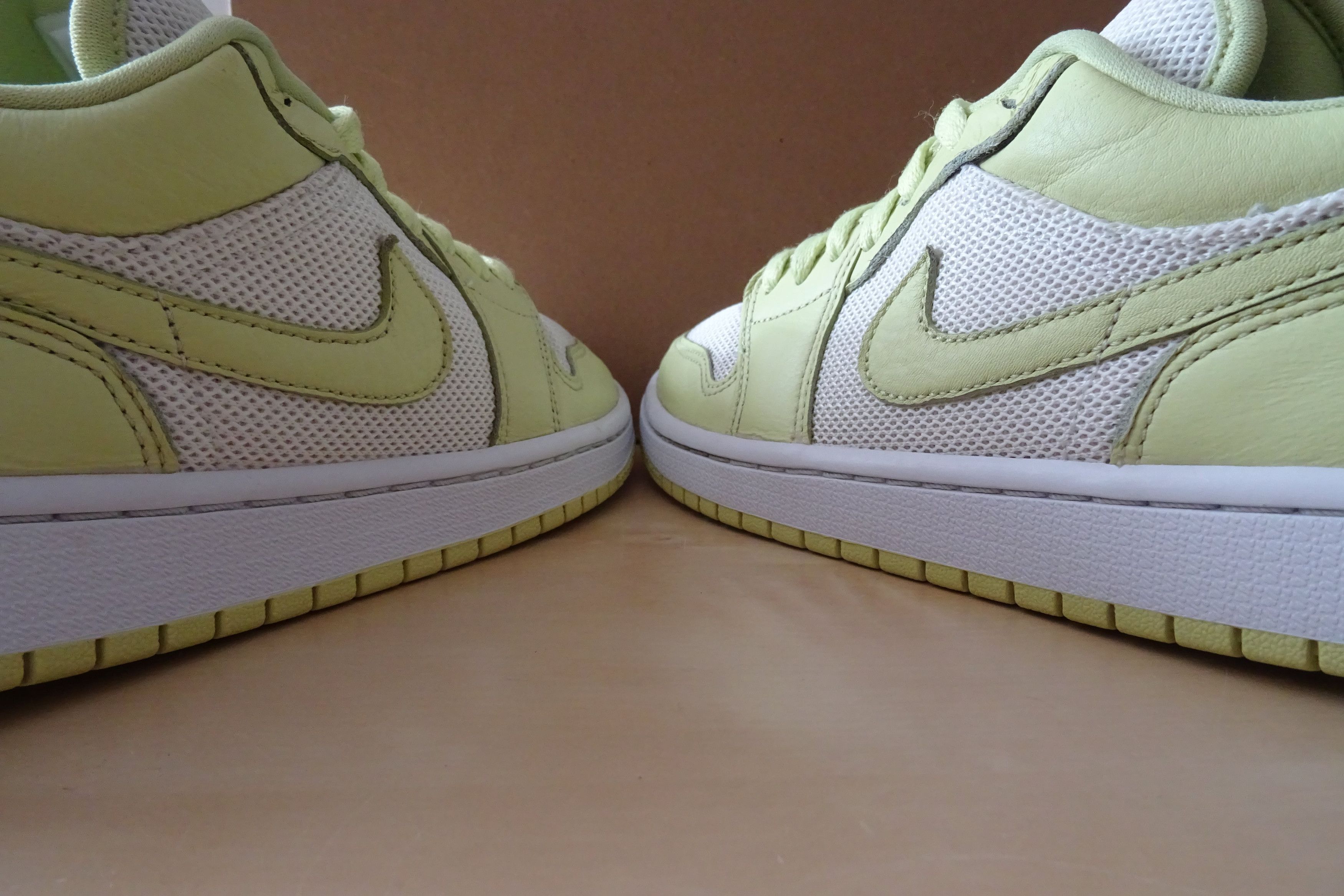 Jordan Brand Nike Air Jordan 1 Low (W) " Limelight " Sneaker Size US 7 / IT 37 - 6 Thumbnail