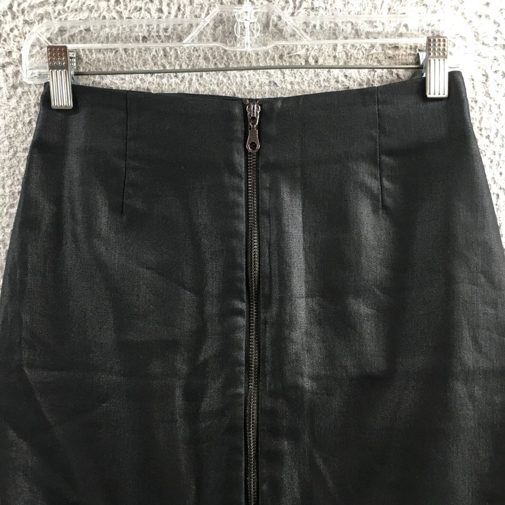 H&M H&M Straight & Pencil Skirt Womens 6 Black Cotton Blend Flat Front Casual Zipper Skirt Women Black 6 Knee Length Mens? Size 28" / US 6 / IT 42 - 2 Thumbnail