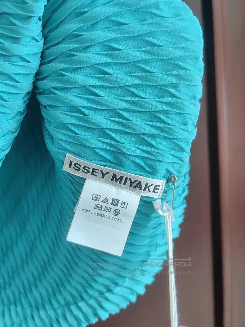 Issey Miyake Issey Miyake Small Fish Scale Collar Top Size S / US 4 / IT 40 - 4 Thumbnail
