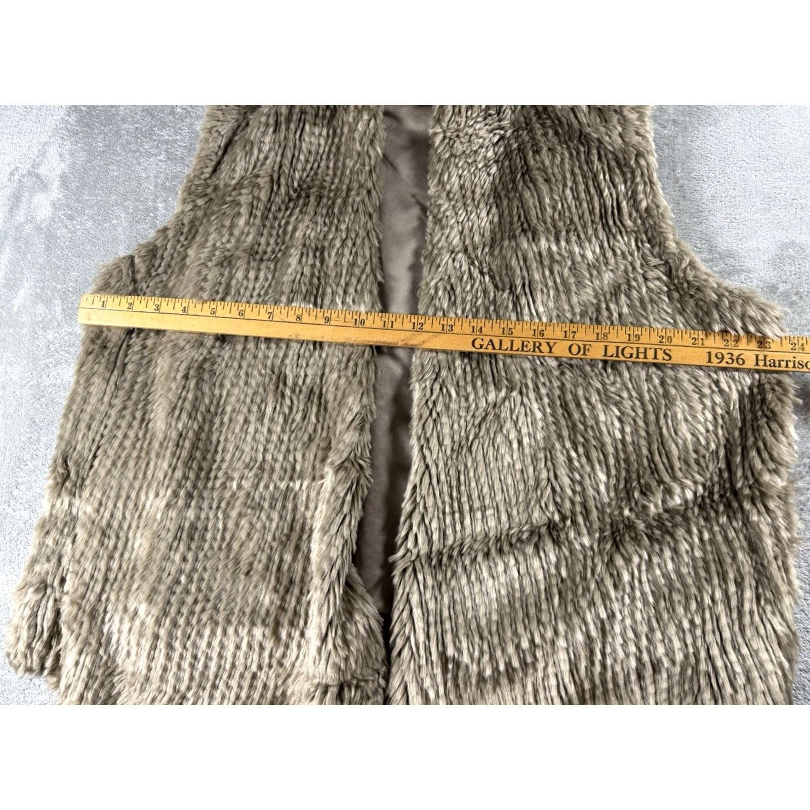 Express Womens L Brown Fur Vest Mob Wife Classy Feminine Y2K Vibes Boss 90s Furry Size L / US 10 / IT 46 - 4 Thumbnail