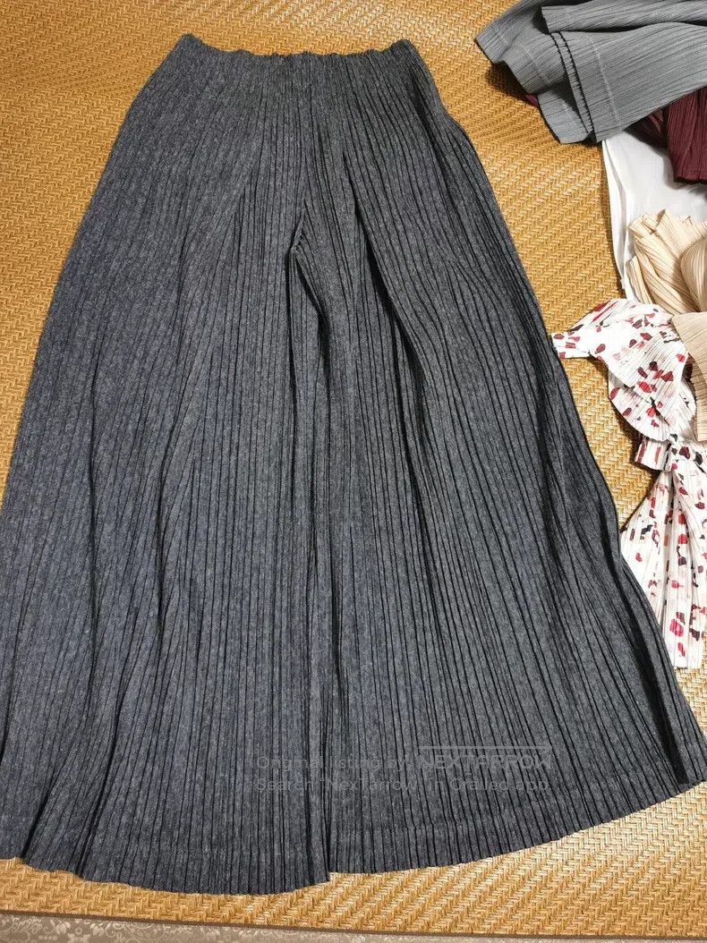 Issey Miyake Issey Miyake Charcoal Gray Wide-Leg Pants Size 25" / US 0 / IT 36 - 2 Thumbnail