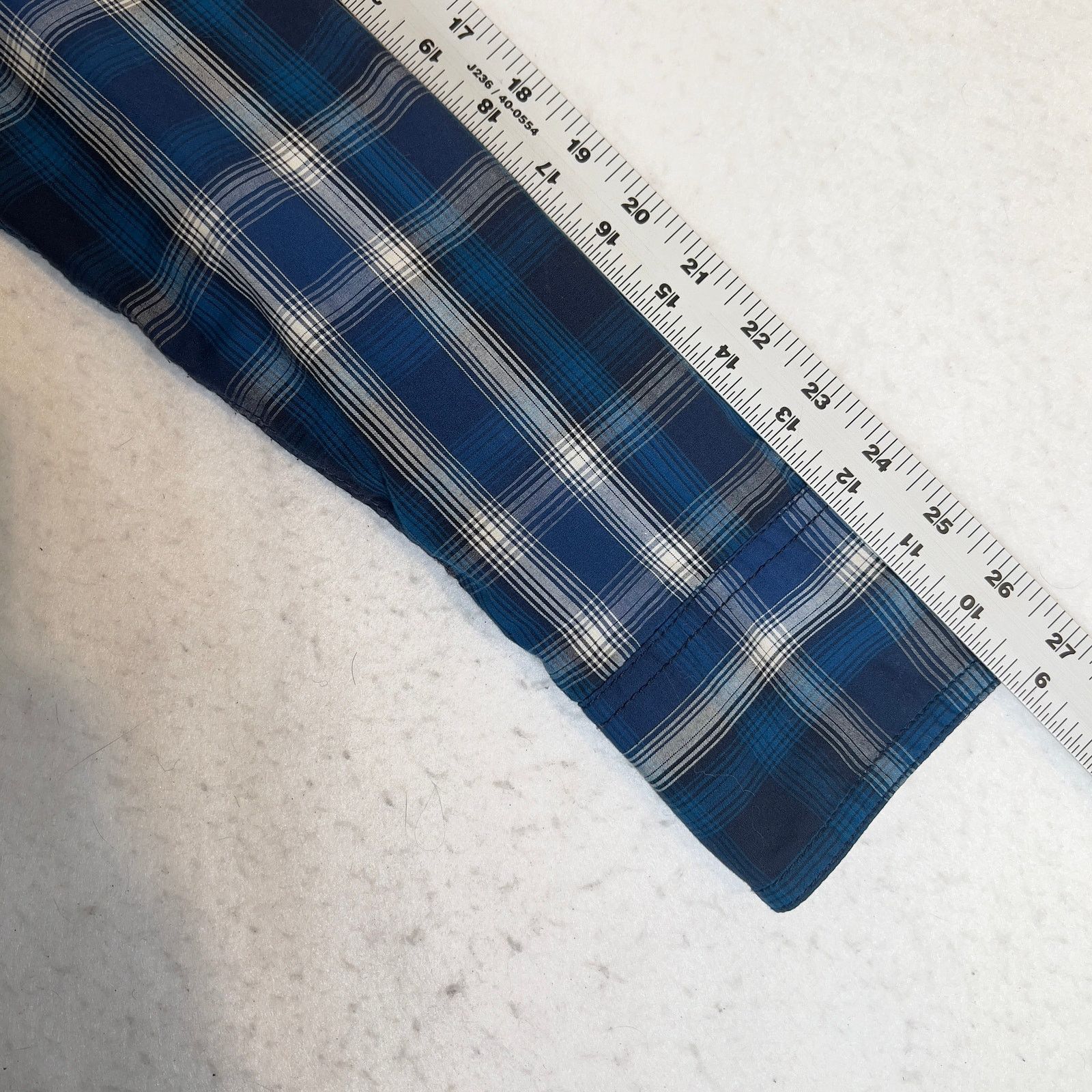 Urban Pipeline Urban Pipeline Button Shirt Men Large Blue White Grey Plaid Size US L / EU 52-54 / 3 - 8 Thumbnail