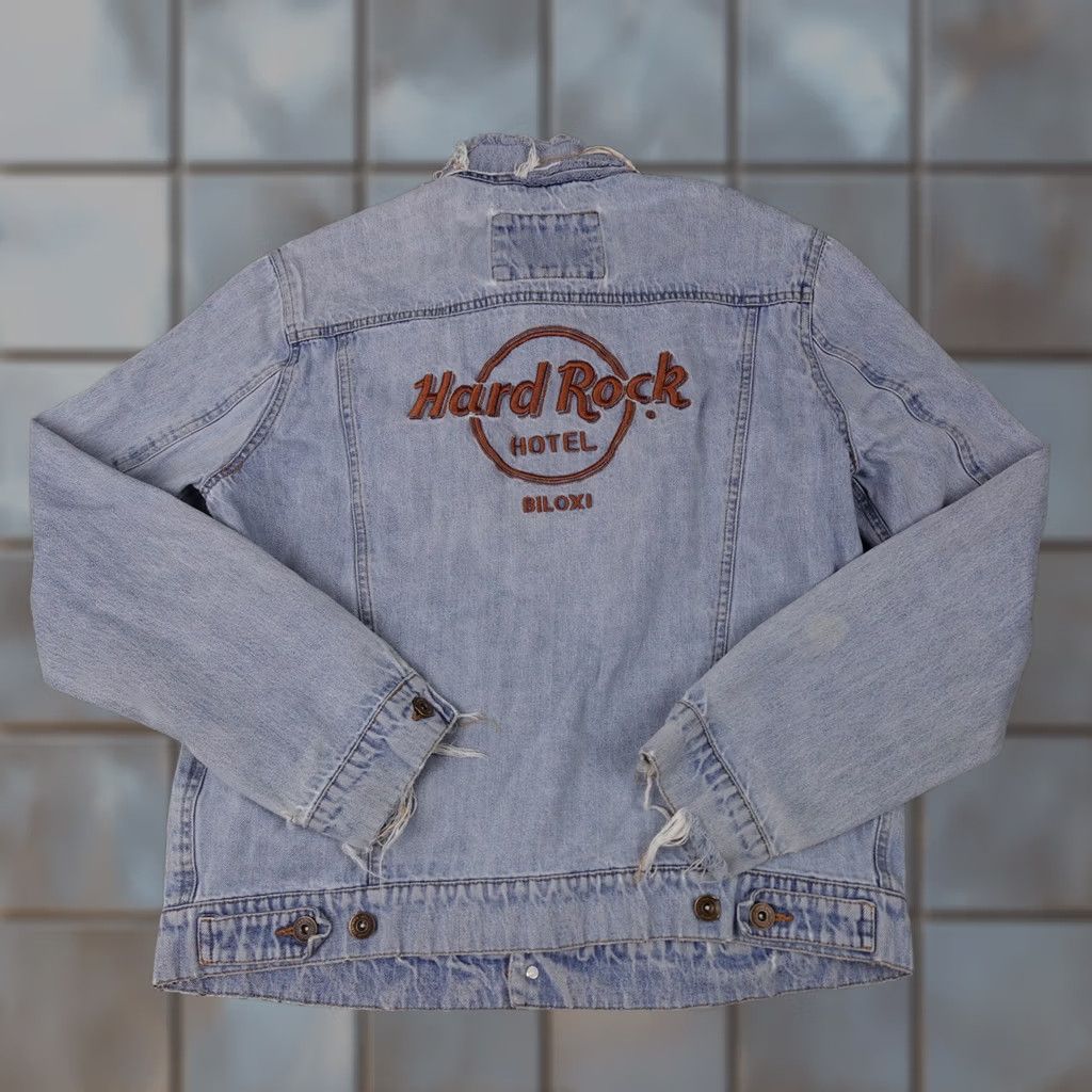 Hard Rock Cafe Hard Rock Hotel Mens Large Blue Denim Jacket Distressed Biloxi Patch Light Size US L / EU 52-54 / 3 - 1 Thumbnail