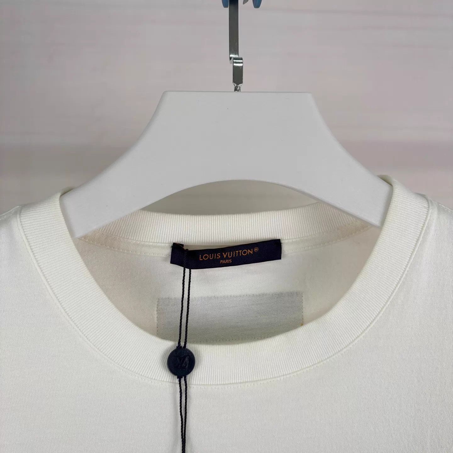Louis Vuitton Louis Vuitton Room Art Short Sleeve Tee L Size US L / EU 52-54 / 3 - 3 Thumbnail