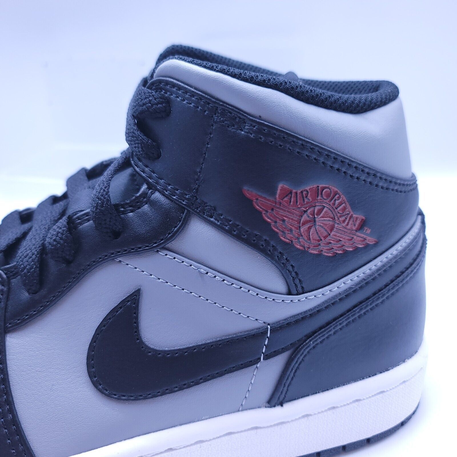 Nike Nike Air Jordan 1 Mid Shoe Mens Size 8 554724-096 Black Size US 8 / EU 41 - 8 Thumbnail
