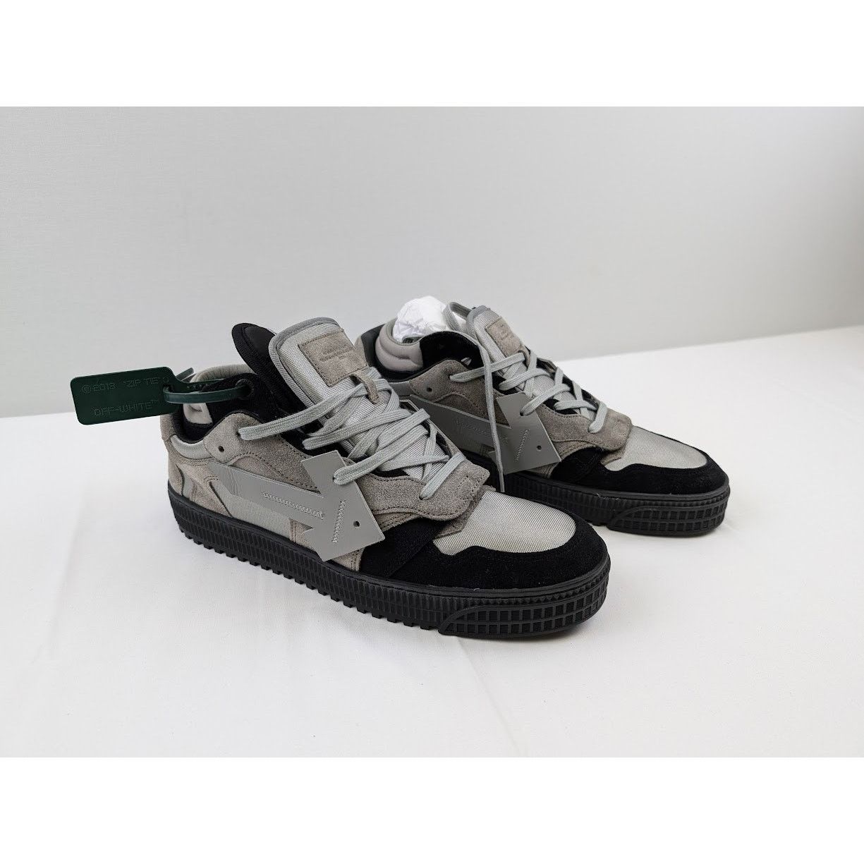 Off-White o1rshd1 Q:2 / Floating Arrow Sneaker in Dark Grey Size US 12 / EU 45 - 8 Thumbnail