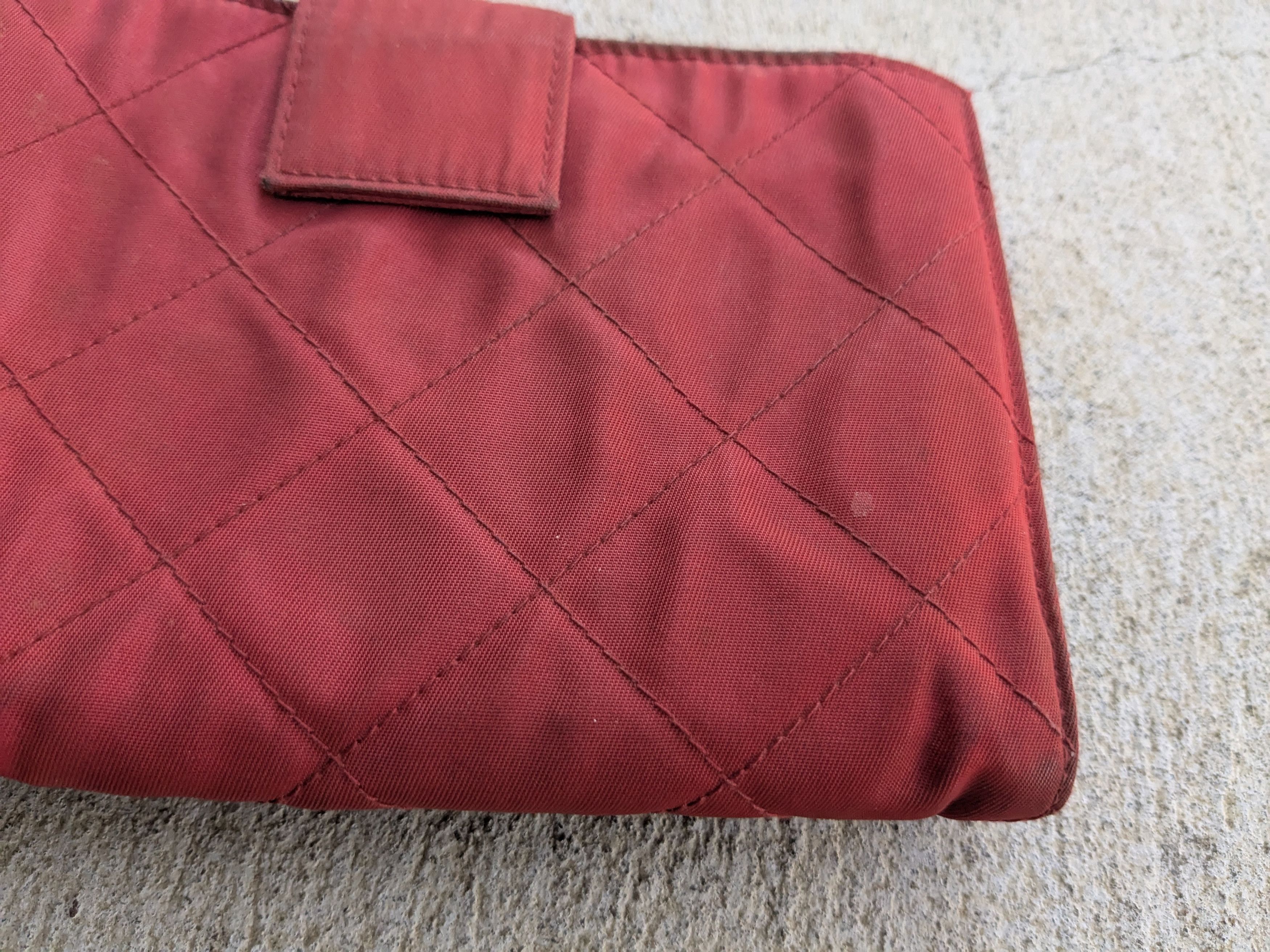 Prada Prada Wallet Red Quilted Nylon Leather Bifold Cardholder Y2K Size ONE SIZE - 8 Thumbnail