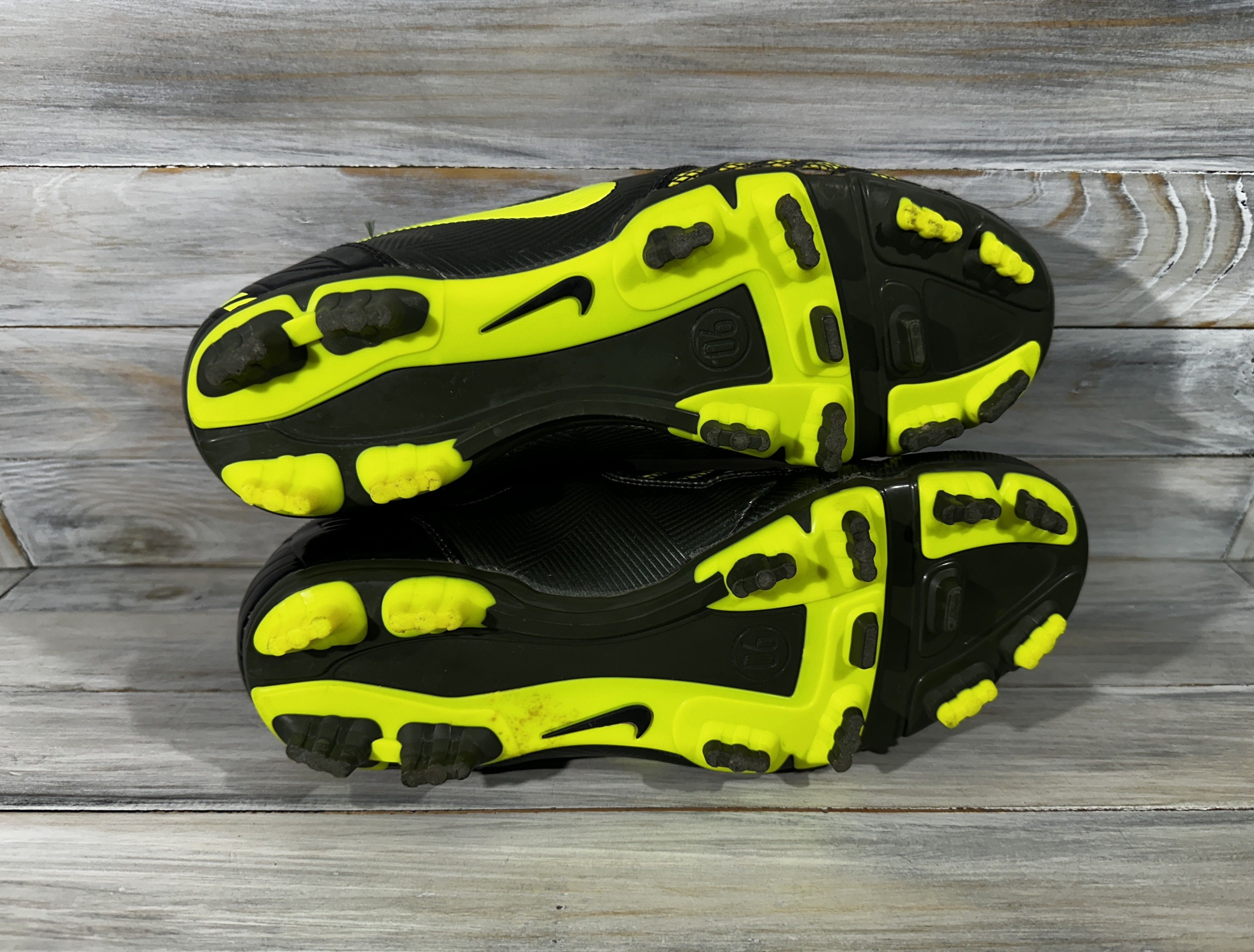 Nike Nike Total 90 Shoot II FG Football Cleats Boots Very Rare Size US 9.5 / EU 42-43 - 21 Thumbnail