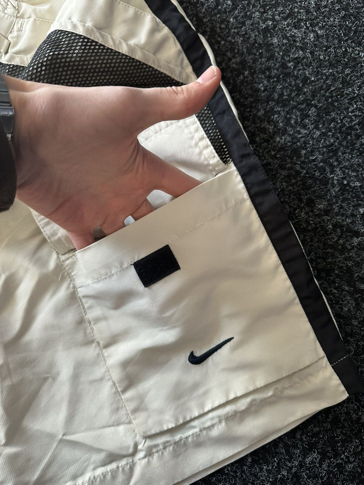 Nike × Vintage 🚨 VINTAGE NIKE BUTLEG CARGO SHORTS 90s logo Y2K rare pocket Size US 32 / EU 48 - 8 Thumbnail