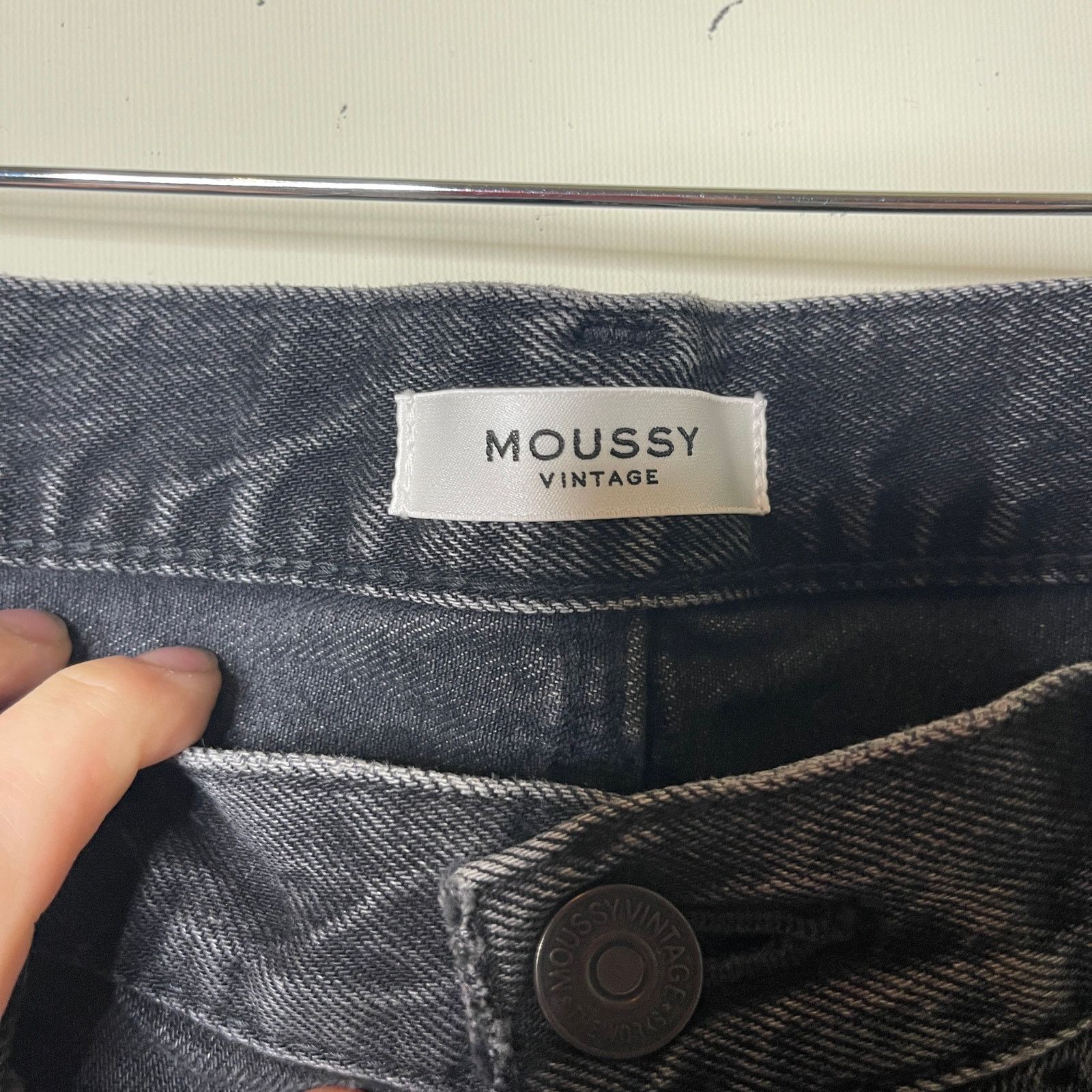 MOUSSY Moussy Merry Tapered Mid Rise Faded Black Cropped Jeans 30 Size 30" / US 8 / IT 44 - 2 Thumbnail
