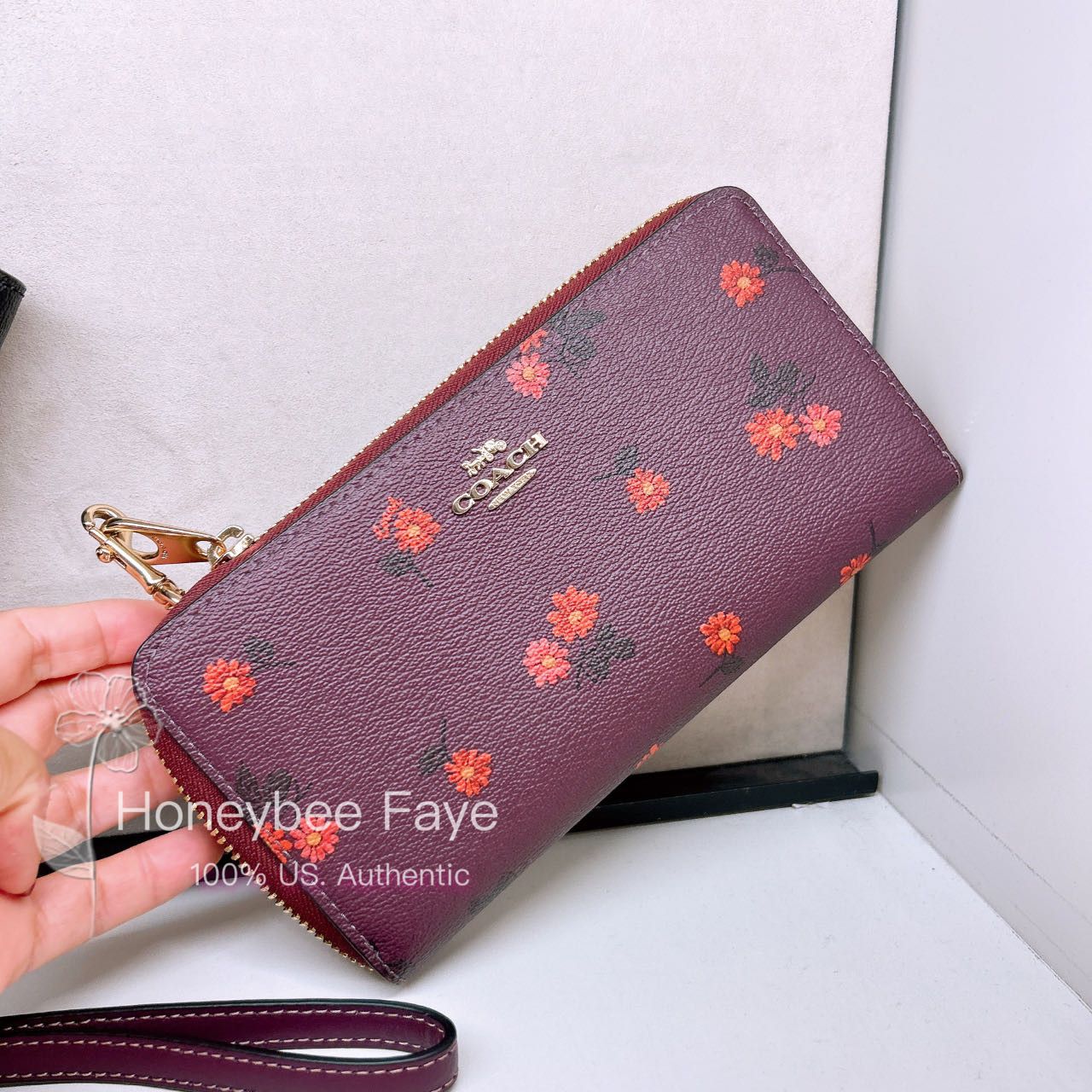 長財布 COACH Long Around Wallet In Signature With Cherry CZ328 COACH Long Zip Around Wallet Signature Canvas Cherry Print