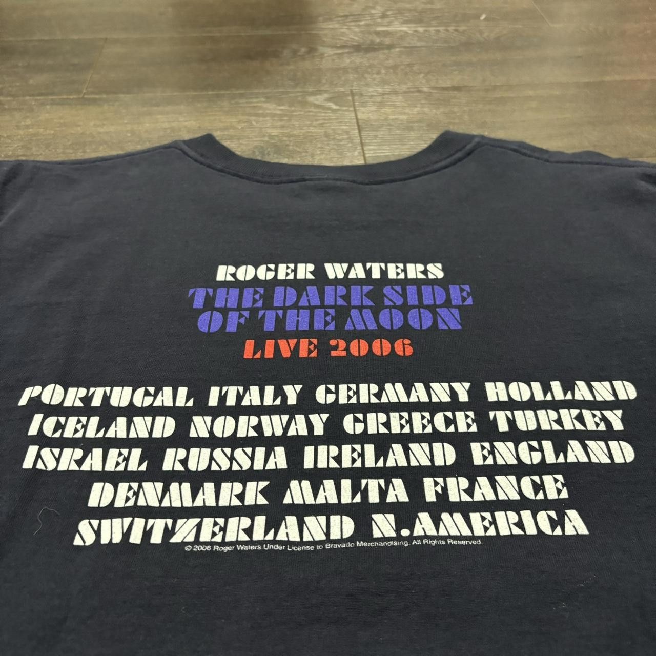Anvil vintage pink Floyd roger waters dark side tour t shirt 2006 Size US M / EU 48-50 / 2 - 4 Thumbnail