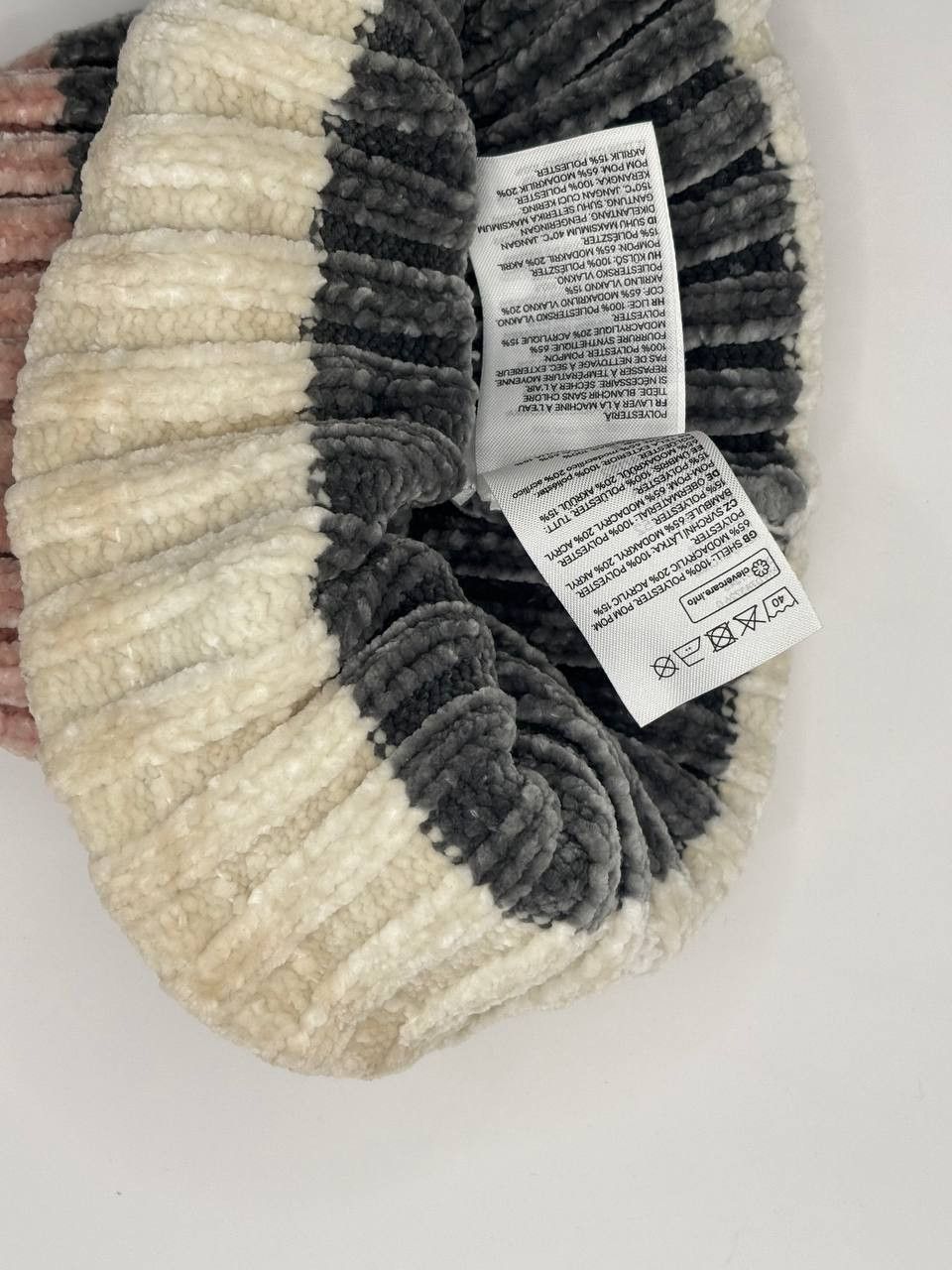 H&M H&M Pastel Color-block Chenille Velvet Beanie Size ONE SIZE - 6 Thumbnail