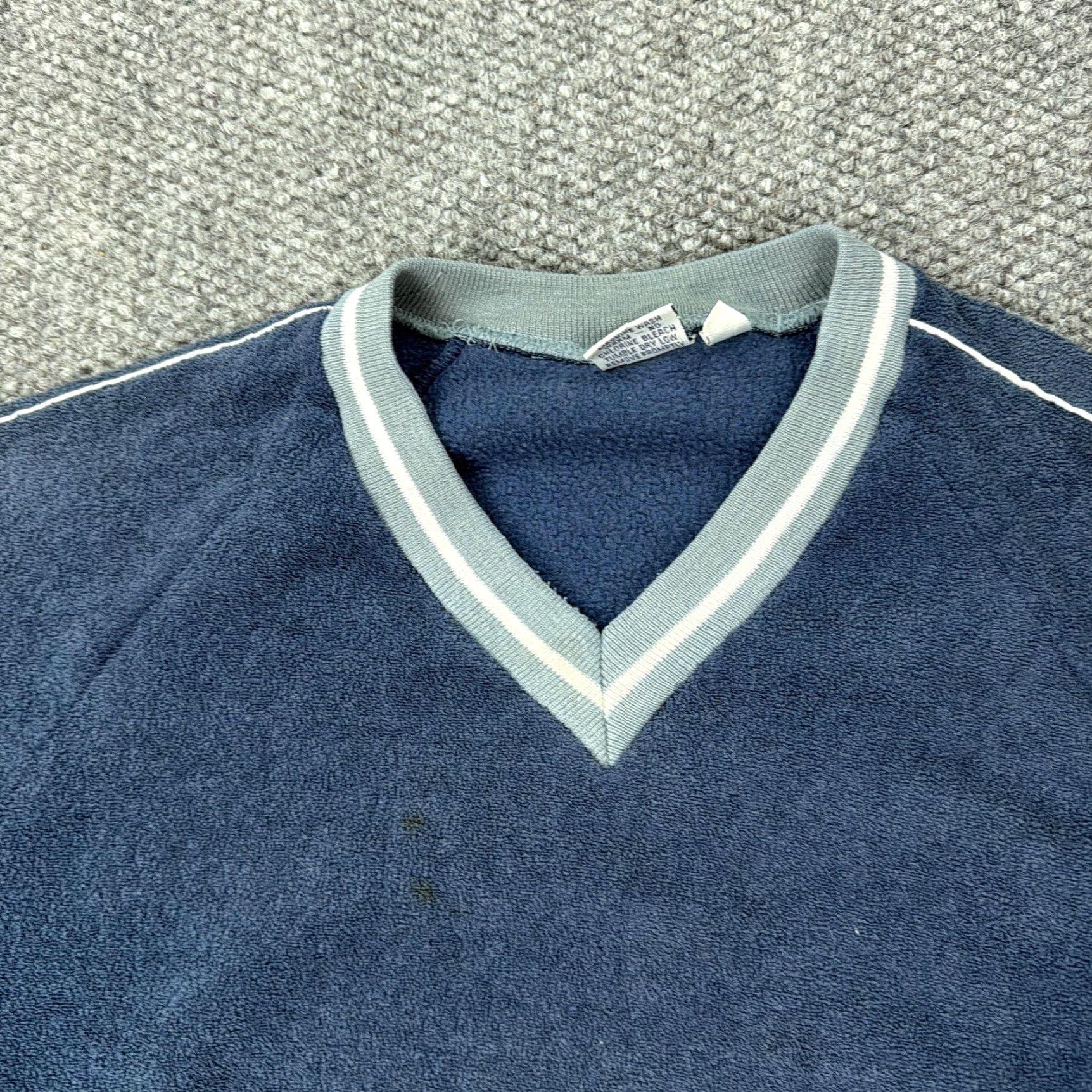 Jockey VINTAGE Jockey Sweatshirt Mens M Blue V Neck Pullover USA Terry Fleece Solid 90s/80s Size US M / EU 48-50 / 2 - 2 Thumbnail