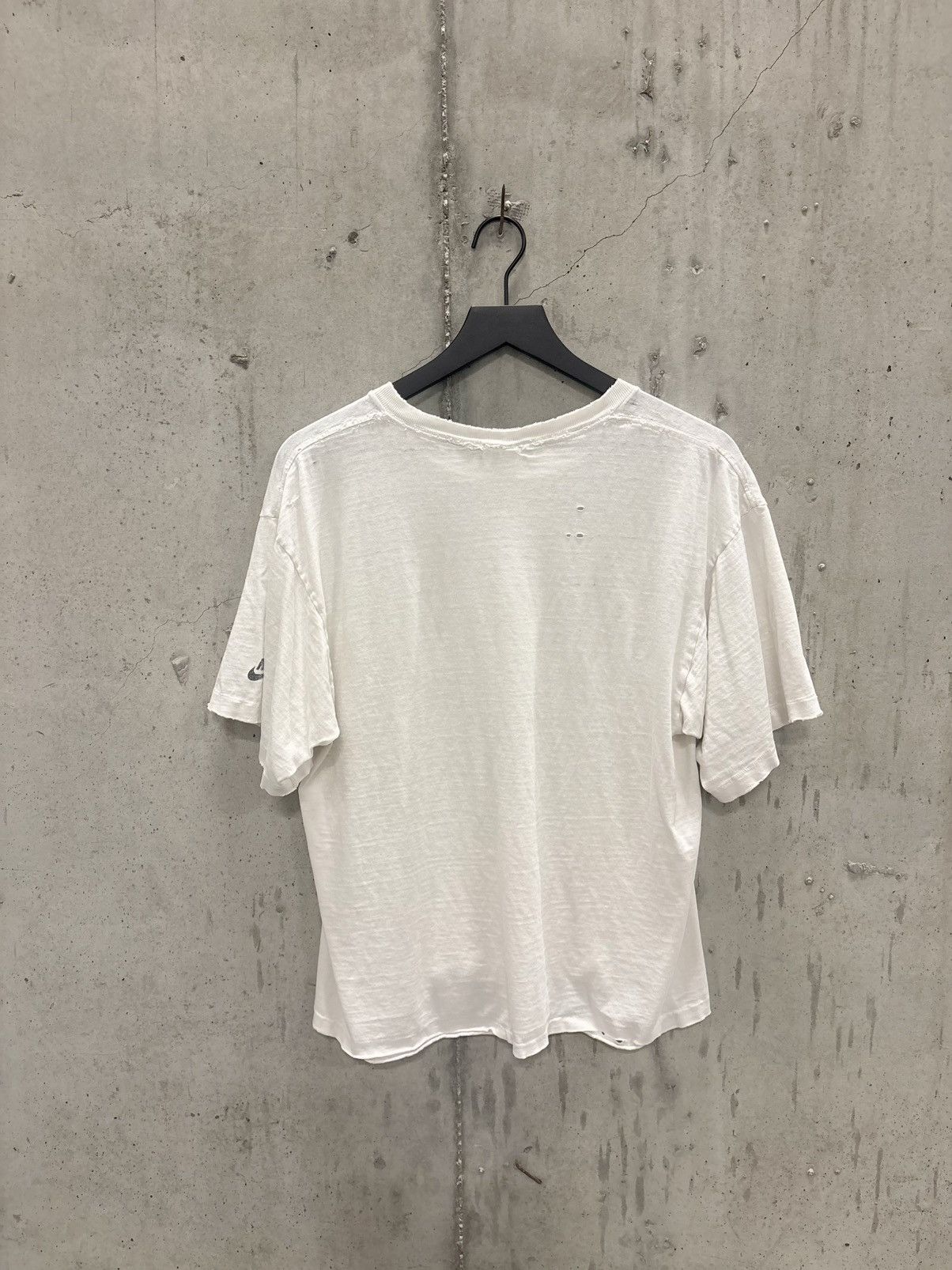 Vintage Vintage Jordan Air Nike Shirt Fade Thrashed Grunge Boxy Band Size US L / EU 52-54 / 3 - 3 Thumbnail