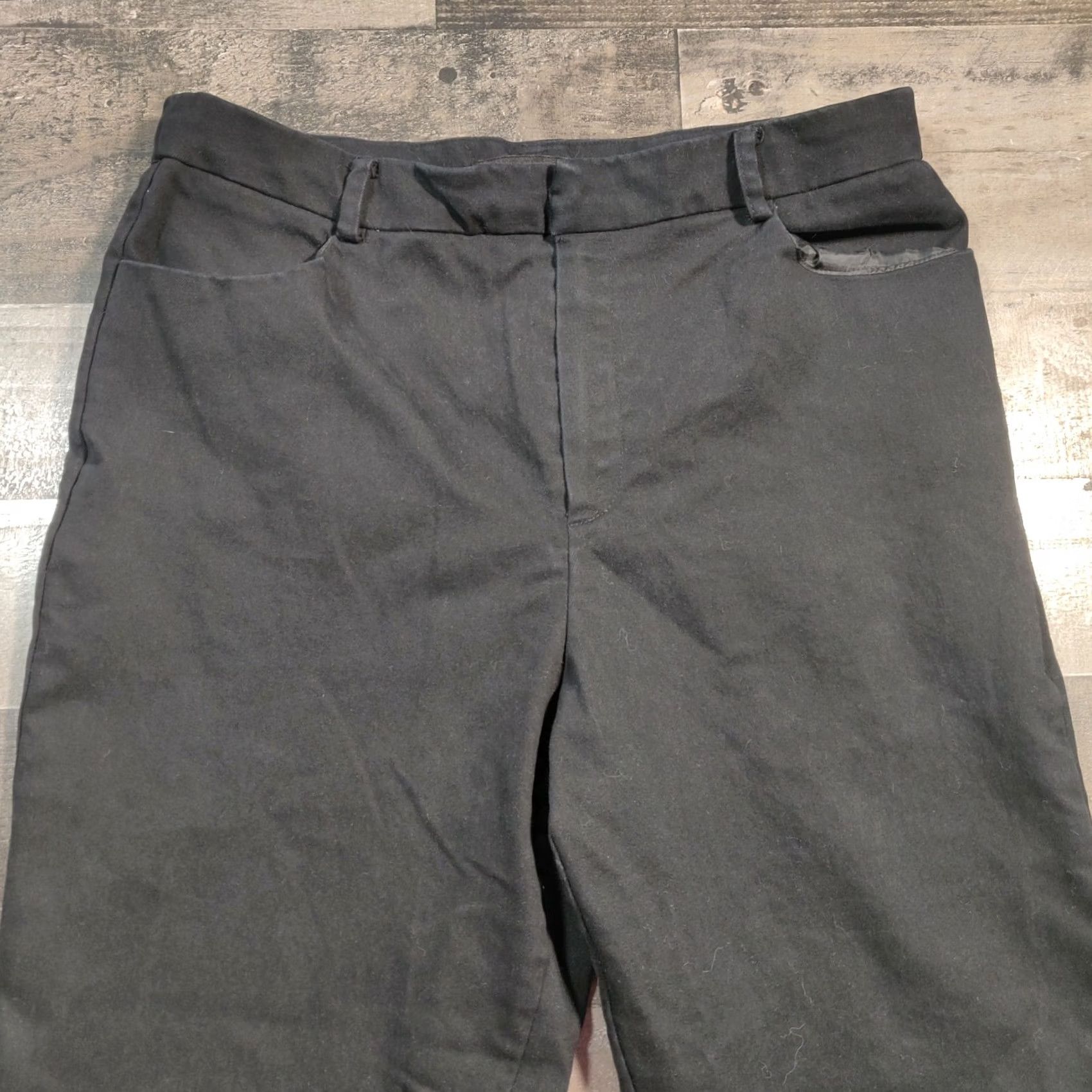 Forever 21 FOREVER 21 Pants Womens M Black Chino Mid Rise Straight Crop Flat Front Size 32" / US 10 / IT 46 - 4 Thumbnail