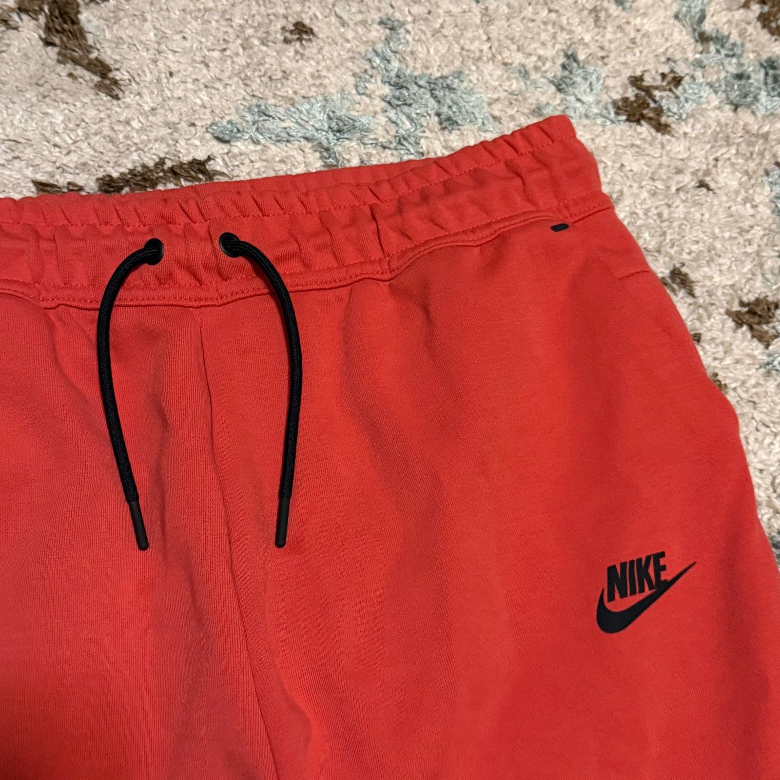 Nike Nike Tech Fleece Sweatpants Size XL (Fits L) Streetwear Size US 34 / EU 50 - 3 Thumbnail