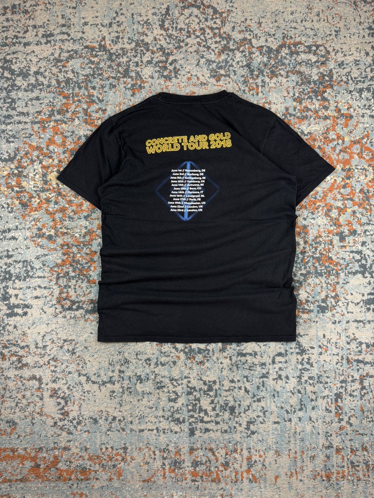 Band Tees × Vintage Vintage 2018 Foo Fighters concrete and gold world tour tee Size US L / EU 52-54 / 3 - 2 Thumbnail