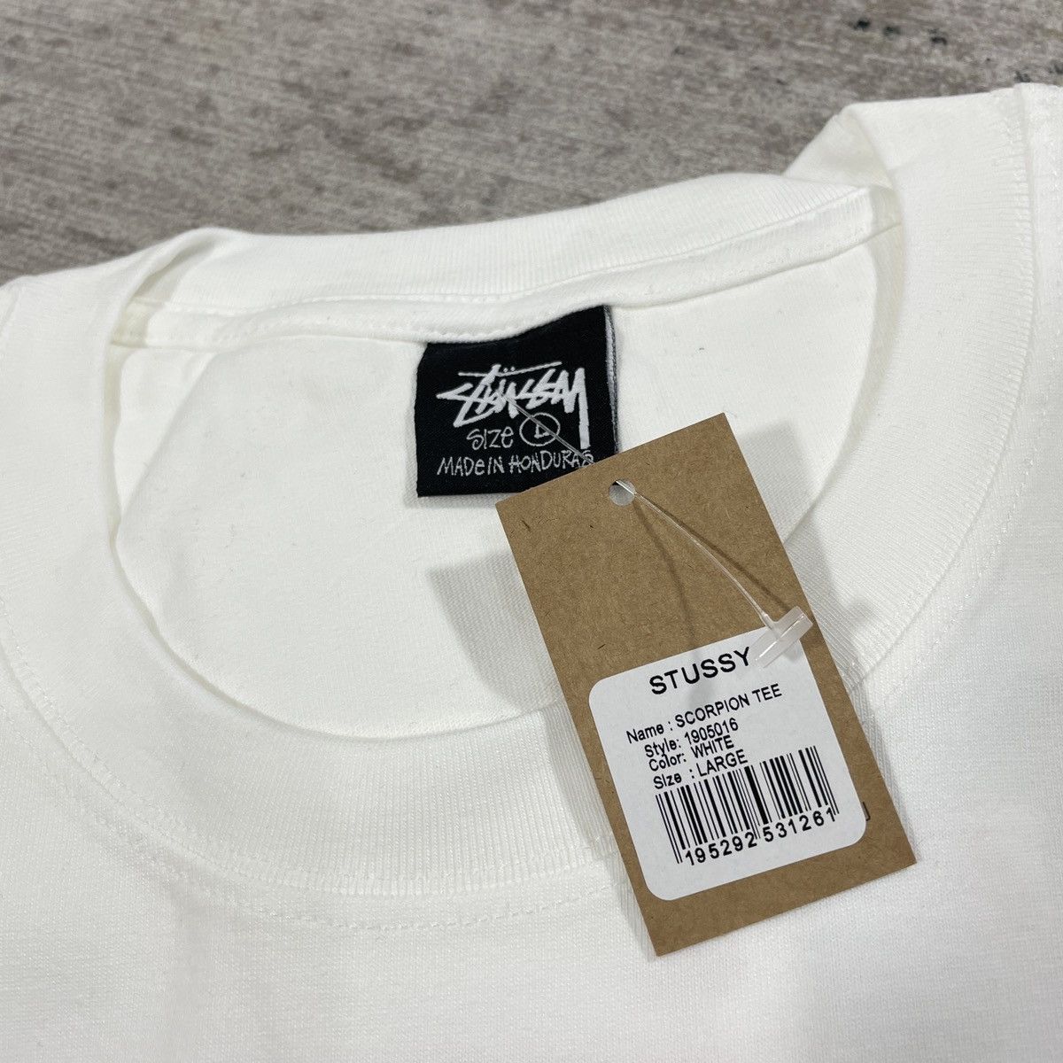 Stussy STUSSY " SCORPION " TSHIRT IN WHITE Size US L / EU 52-54 / 3 - 5 Thumbnail