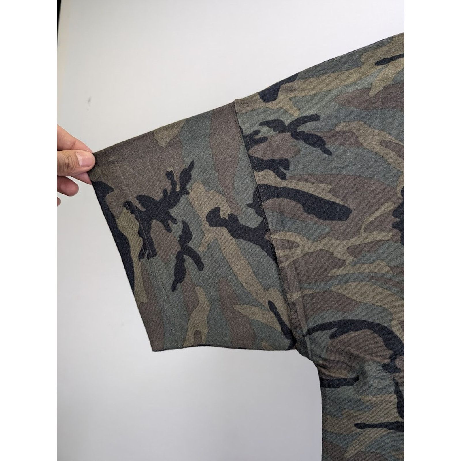 Palm Angels o1rshd1 Q:2 / Camo Classic Logo Over Tee in Military Black Size US XS / EU 42 / 0 - 8 Thumbnail