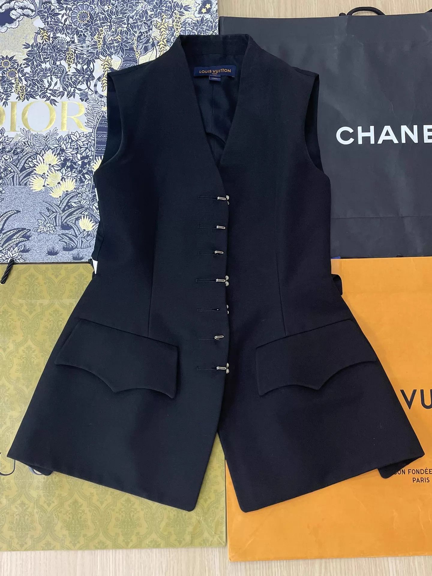 Louis Vuitton LV Black Structured Cinched Strappy Vest 36 Size XS / US 0-2 / IT 36-38 - 1 Thumbnail