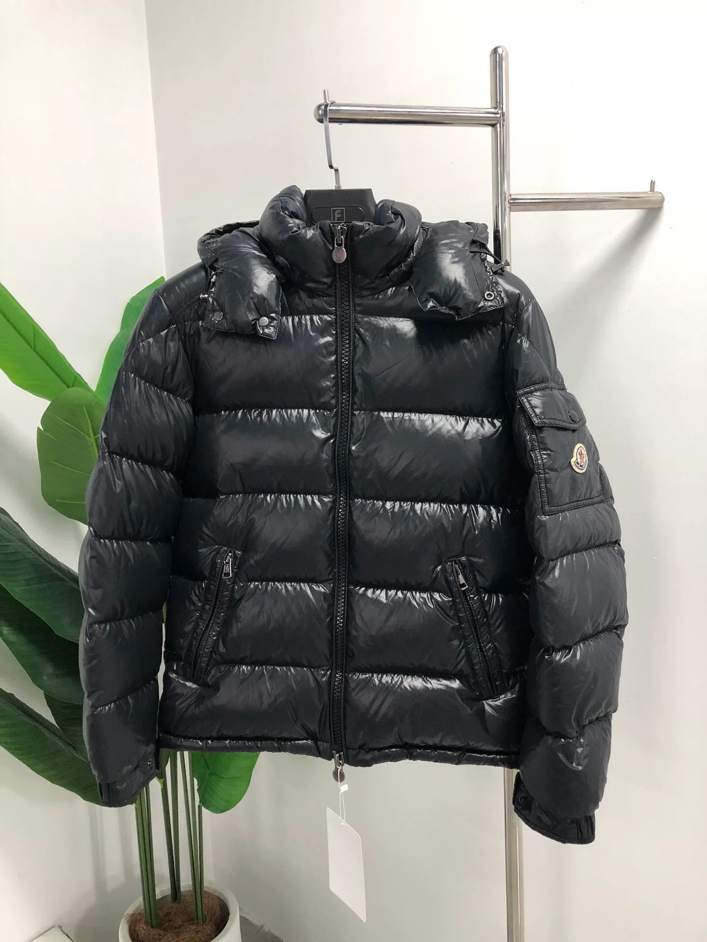 Moncler moncler maya series glossy down jacket Size S / US 4 / IT 40 - 1 Thumbnail