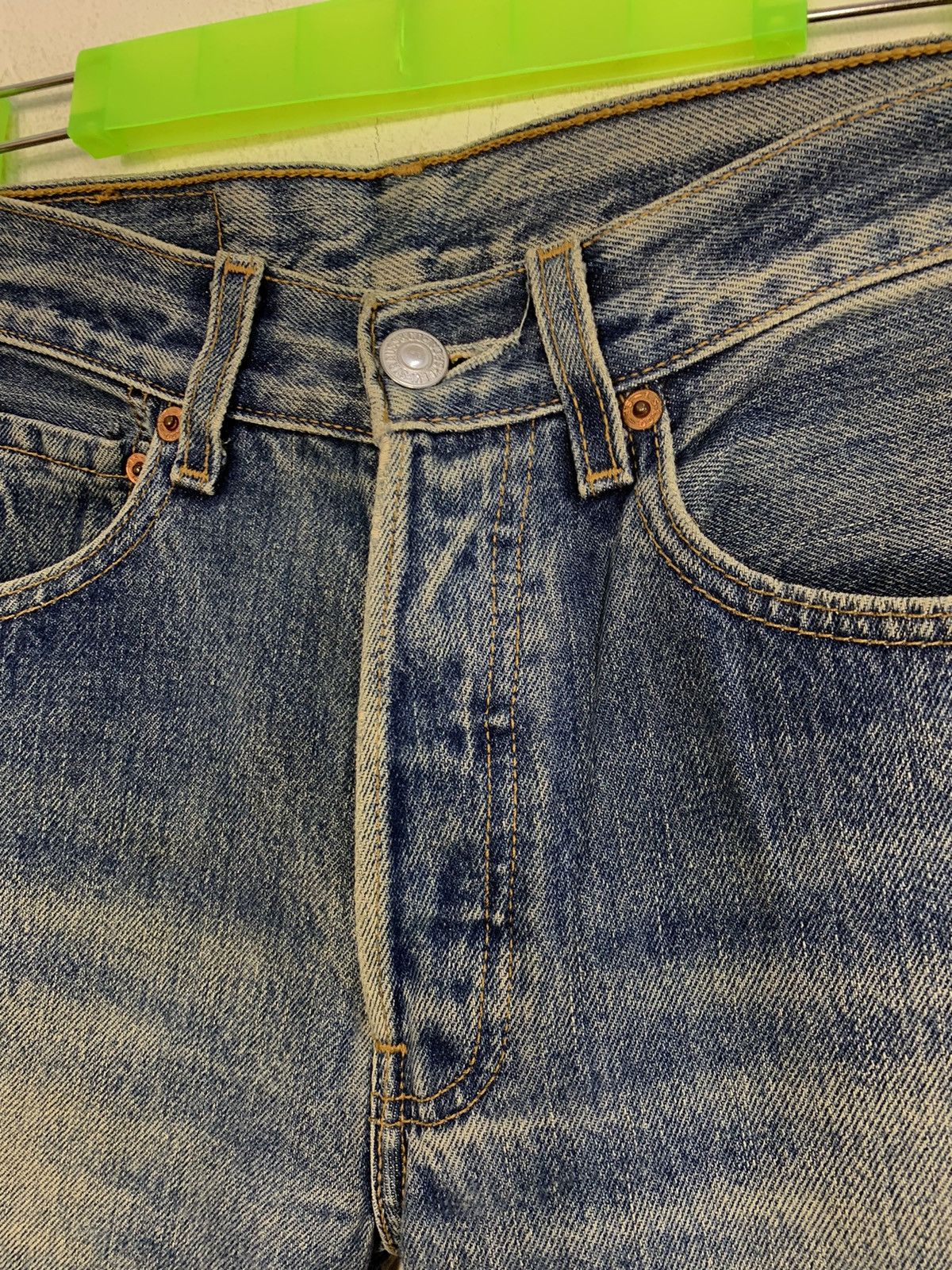 Levi's Vintage Clothing 90s Levi’s Strauss Lot 501 Buttonfly Denim Beauty Fade Size 26" / US 2 / IT 38 - 7 Thumbnail