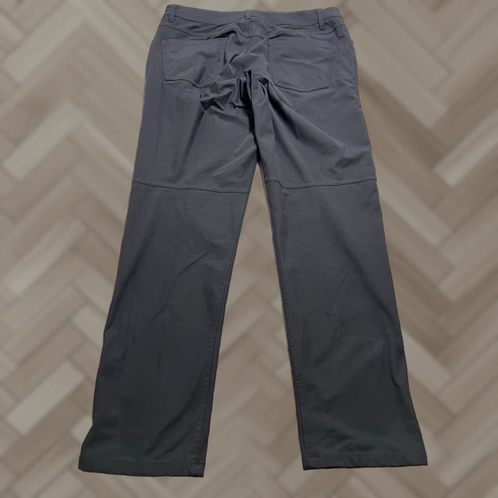 Lululemon Black #4 Mens Pant 33 ABC Flat Front Zip Button Slim Straight  30in Inseam Casual