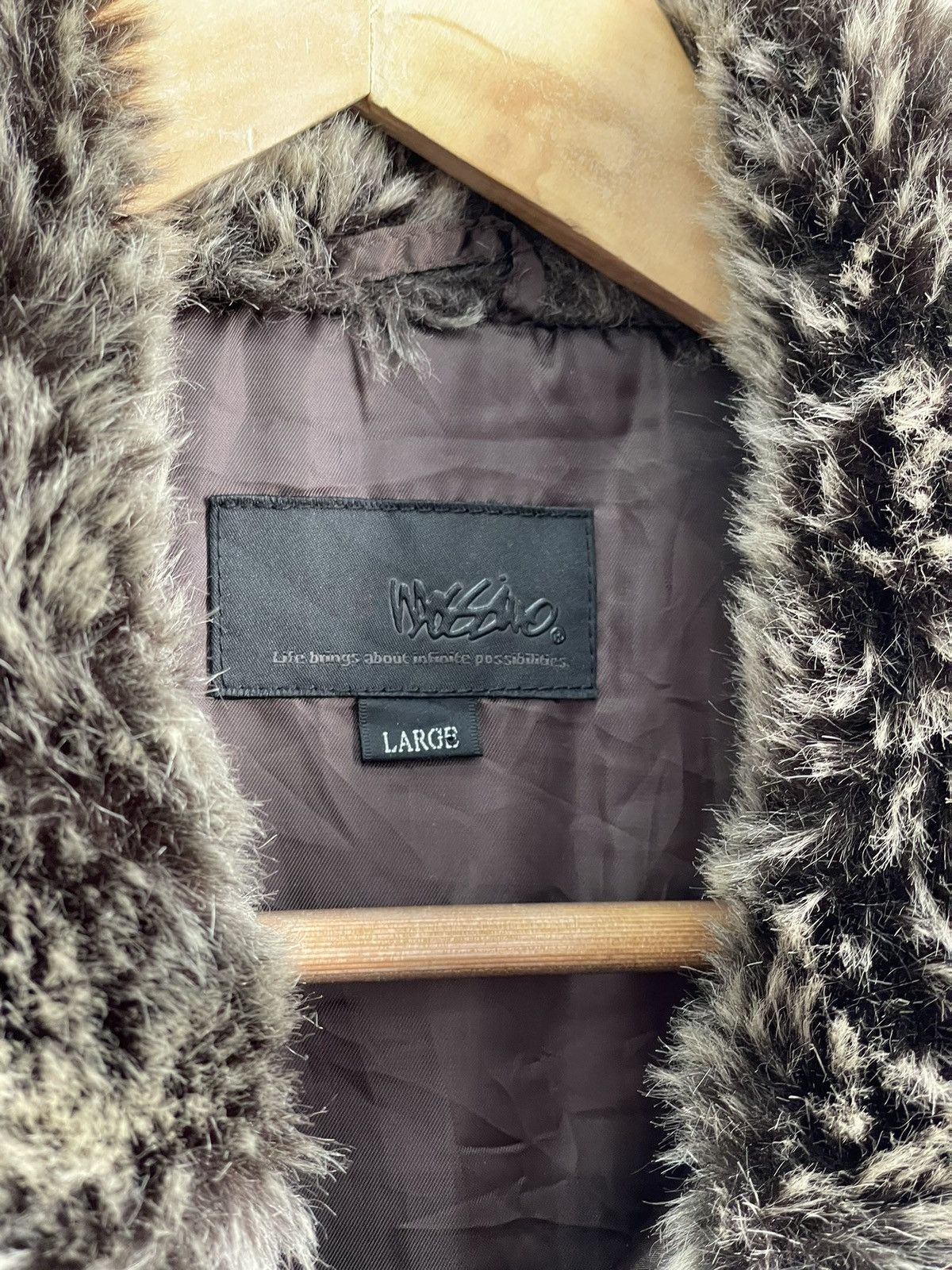 Le Grande Bleu (L.G.B.) nylon ifsixwasnine style fur collar 90s nylon vest jacjet Size US L / EU 52-54 / 3 - 4 Thumbnail
