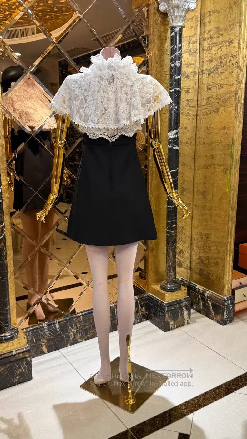Valentino Valentino Cloak lace dress Size M / US 6-8 / IT 42-44 - 6 Thumbnail