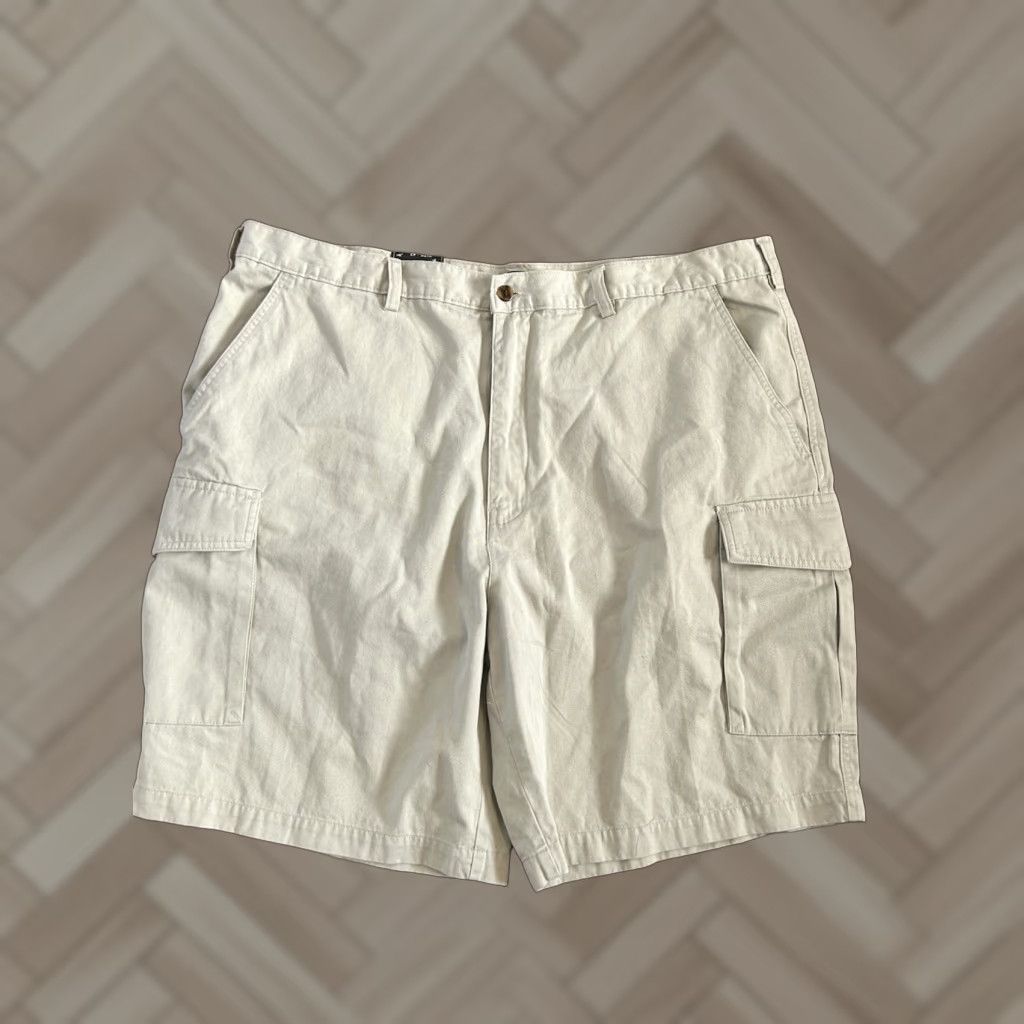 Bugle Boy NWT Bugle Boy Mens Cargo Shorts Khaki 42 Regular Beige Canvas 90s Vintage NWT Bugle Boy Casual Cargo Shorts Mens 42 Beige Canvas 90s Size US 42 / EU 58 - 1 Thumbnail