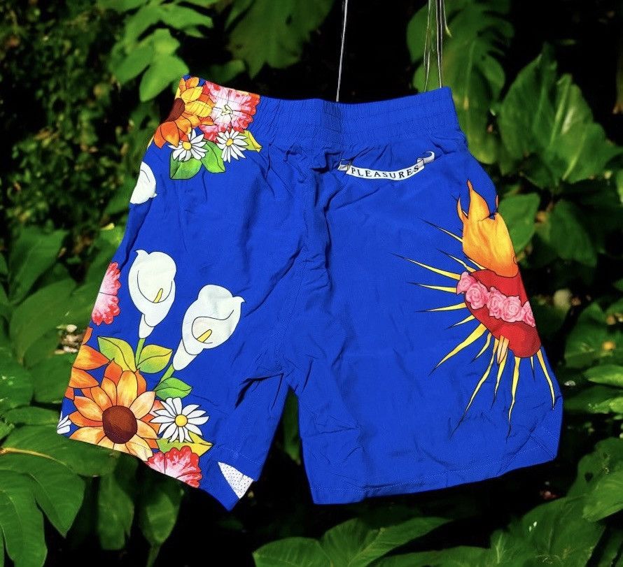 Pleasures Pleasures Heart Short Size US 33 - 2 Thumbnail