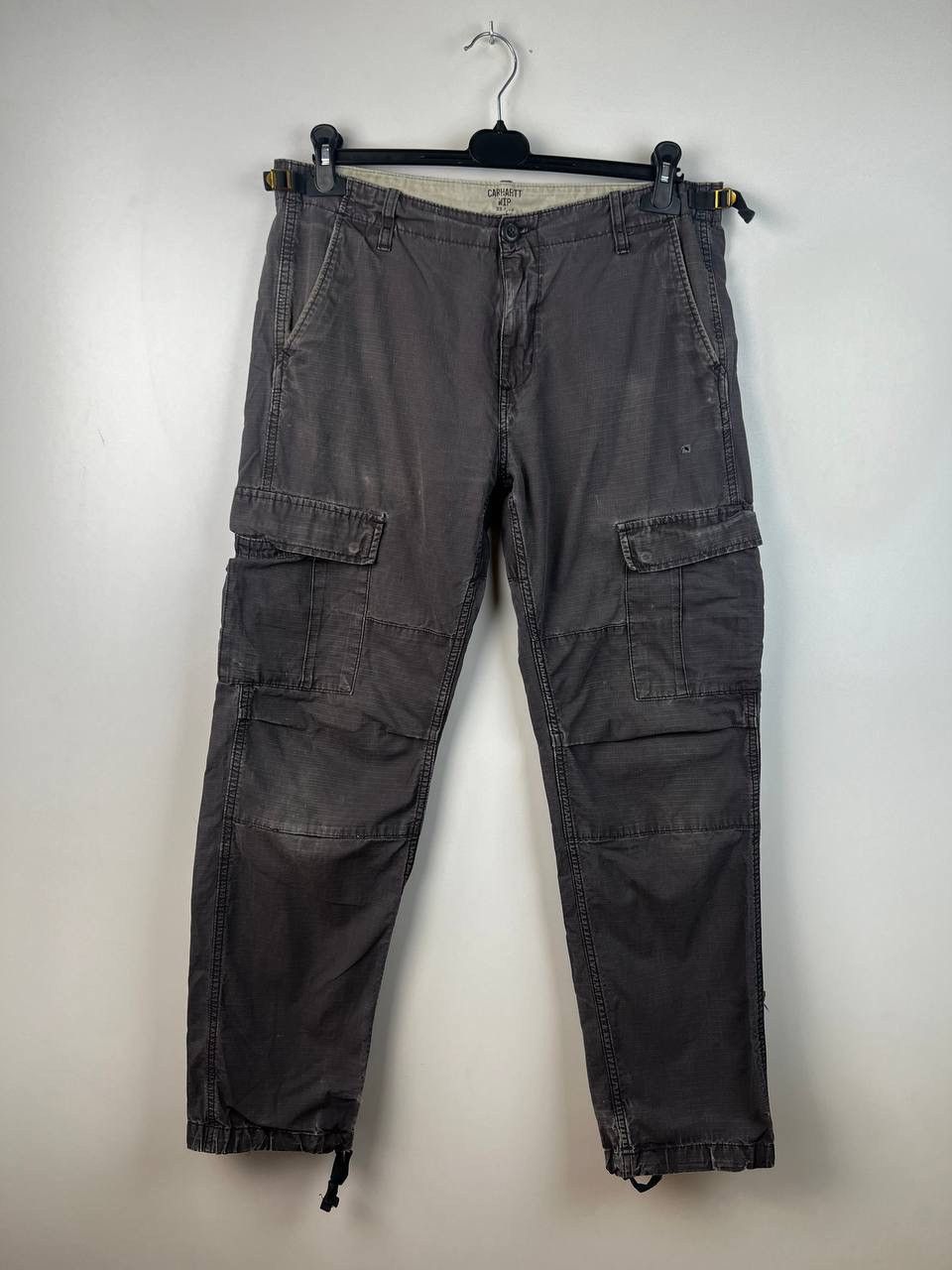 Carhartt Carhartt WIP streetwear Cargo pants size 33/32 Size US 33 - 1 Thumbnail