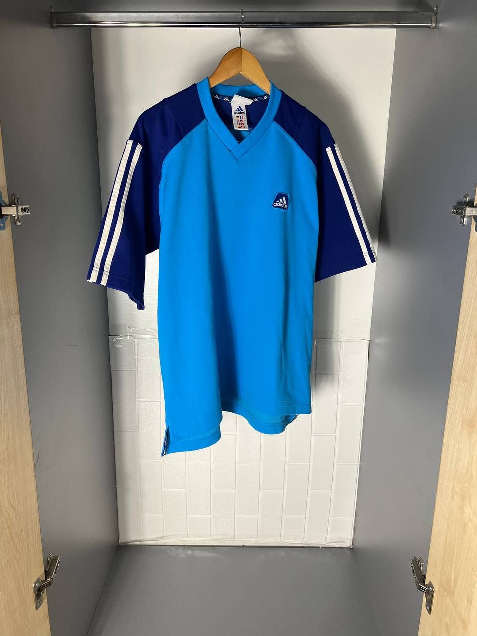 Adidas VINTAGE ADIDAS ORIGINAL EQUIPMENT RETRO T-SHIRT Y2K 90s Size US L / EU 52-54 / 3 - 3 Thumbnail