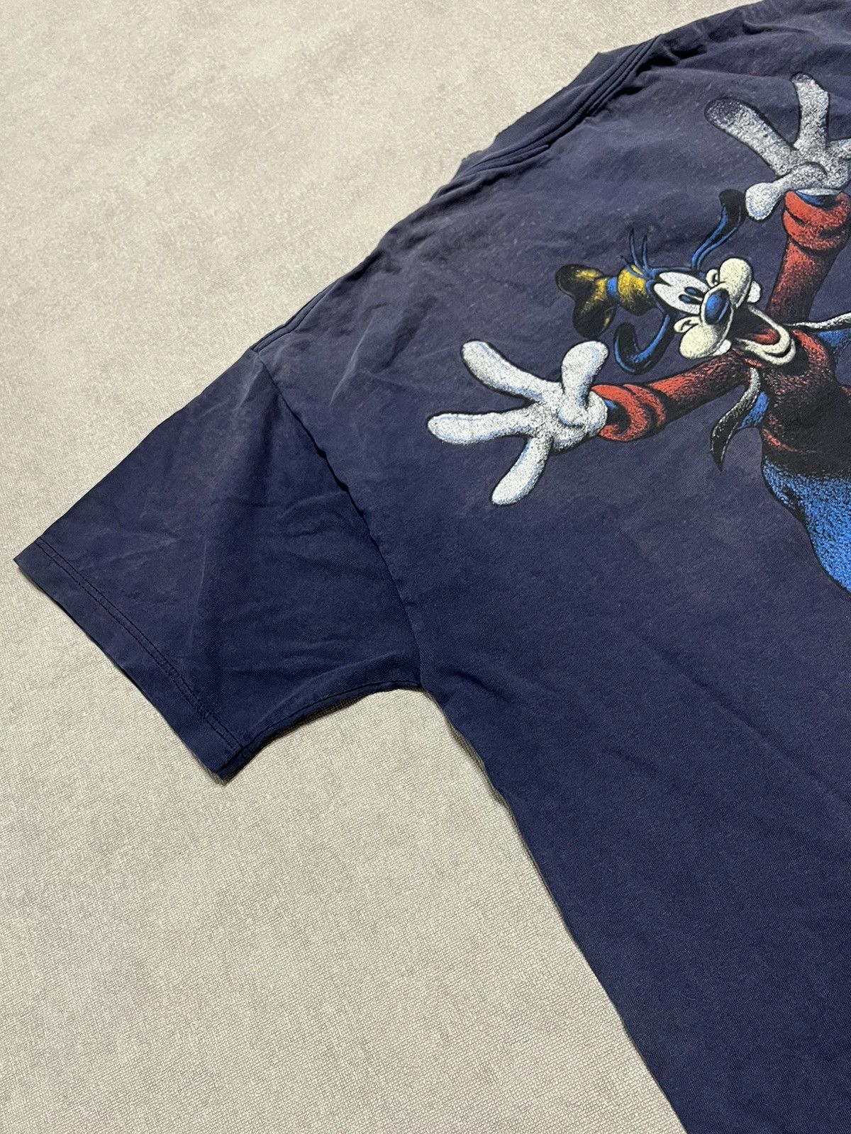 Mickey Mouse Vintage Disney Sherrys Mickey Mouse T Shirt Chicago 90s Mens Size US L / EU 52-54 / 3 - 12 Thumbnail