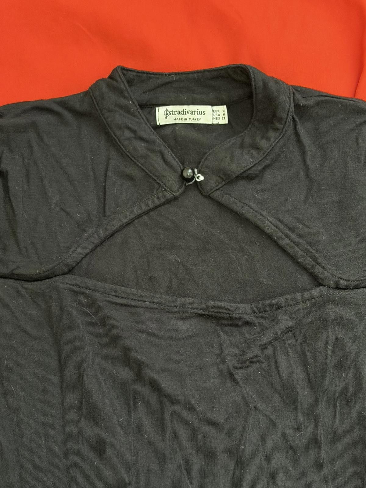 Other STRADIVARIUS Button T-shirt in Black (MEDIUM) Size M / US 6-8 / IT 42-44 - 2 Thumbnail