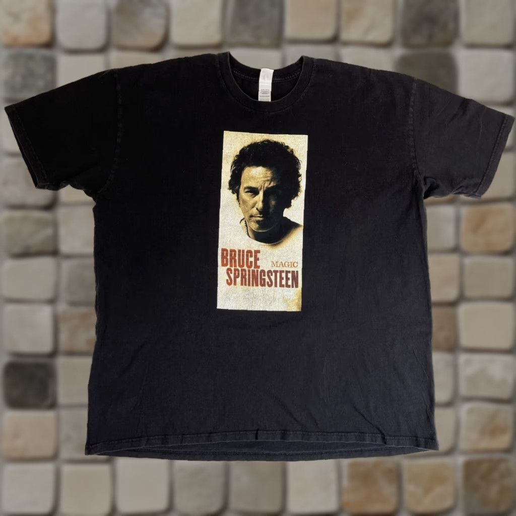 Vintage VINTAGE Men's Gaziani Bruce Springsteen 'Magic' 2007 Album Promo T-Shirt 2XL Black Cotton Short Sleeve Crew Neck Graphic Print Double-Sided Music Mens Size US XXL / EU 58 / 5 - 1 Thumbnail