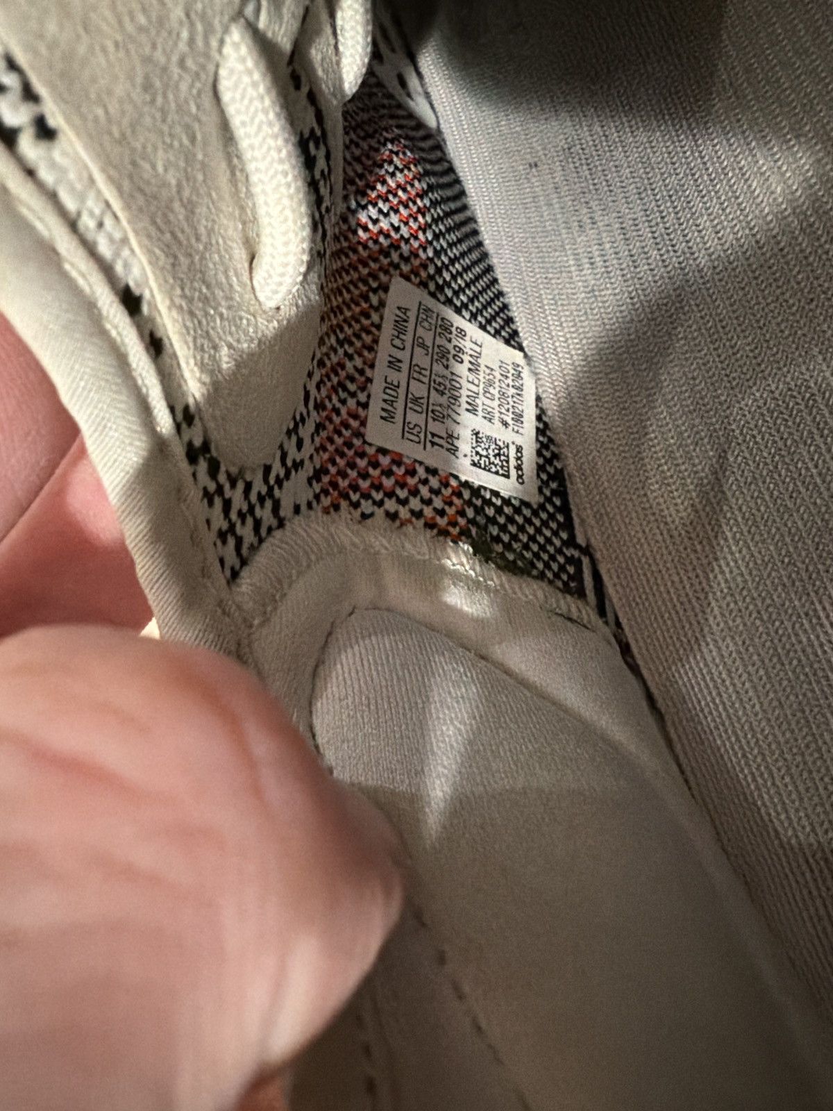 Yeezy Yeezy 350 Zebra Size US 11 / EU 44 - 3 Thumbnail