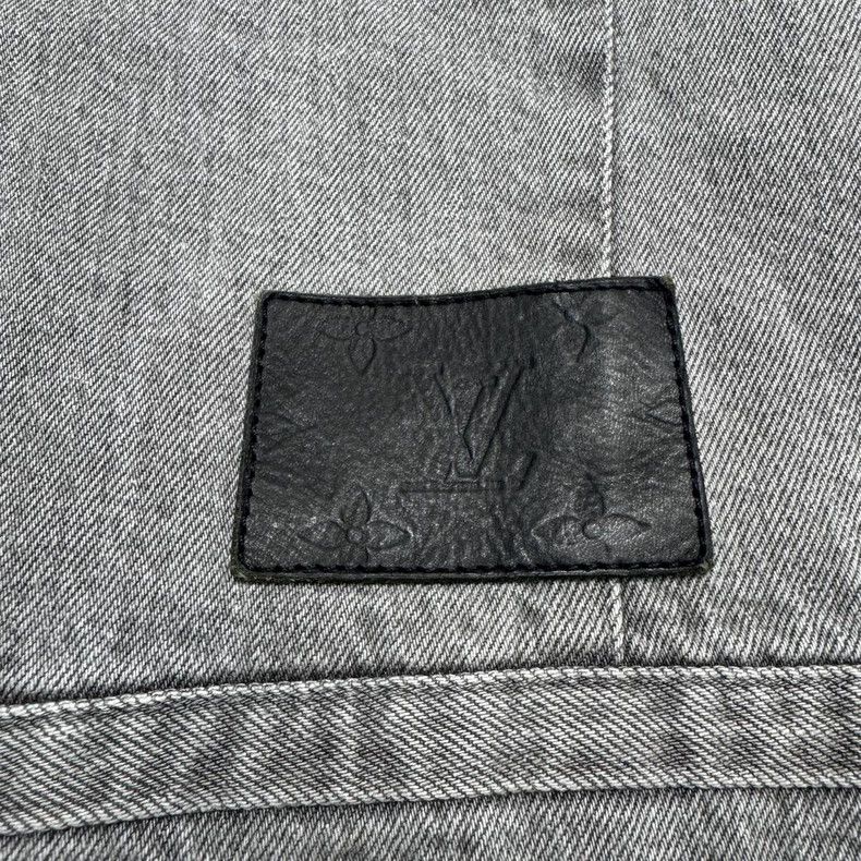Louis Vuitton Louis Vuitton Grey 3D pocket presbyopic leather denim jacke Size US M / EU 48-50 / 2 - 5 Thumbnail