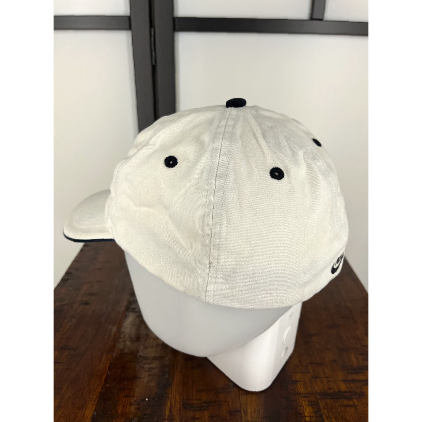 Nike Nike Baseball Cap Hat Adult One Size White Embroidered Stretch Cotton Twill Men Signature Logo Beach Style Baseball Cap 90s? Size ONE SIZE - 5 Thumbnail