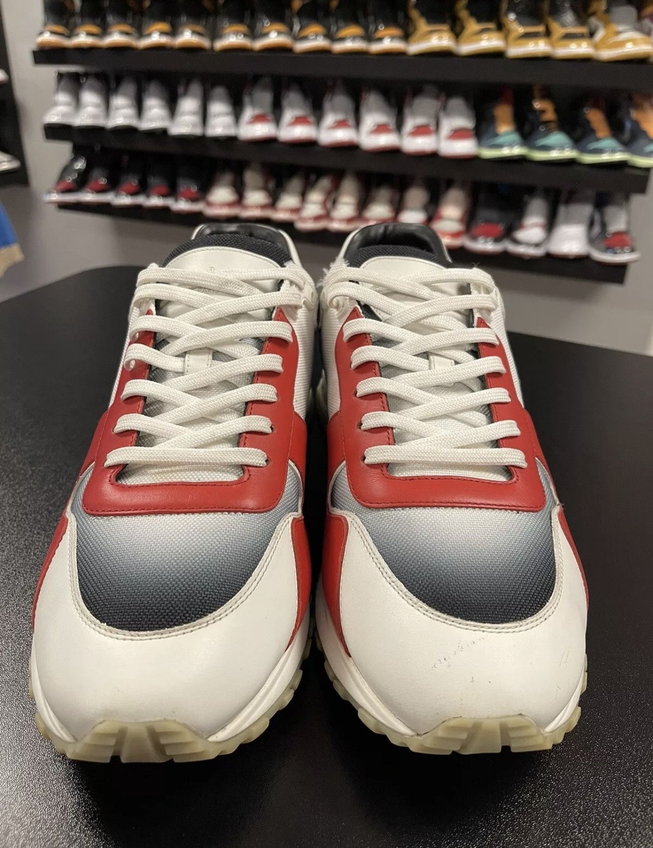 Louis Vuitton Size 10.5US/9.5LV - Louis Vuitton Run Away Low Sneaker Red Size US 10.5 / EU 43-44 - 2 Thumbnail