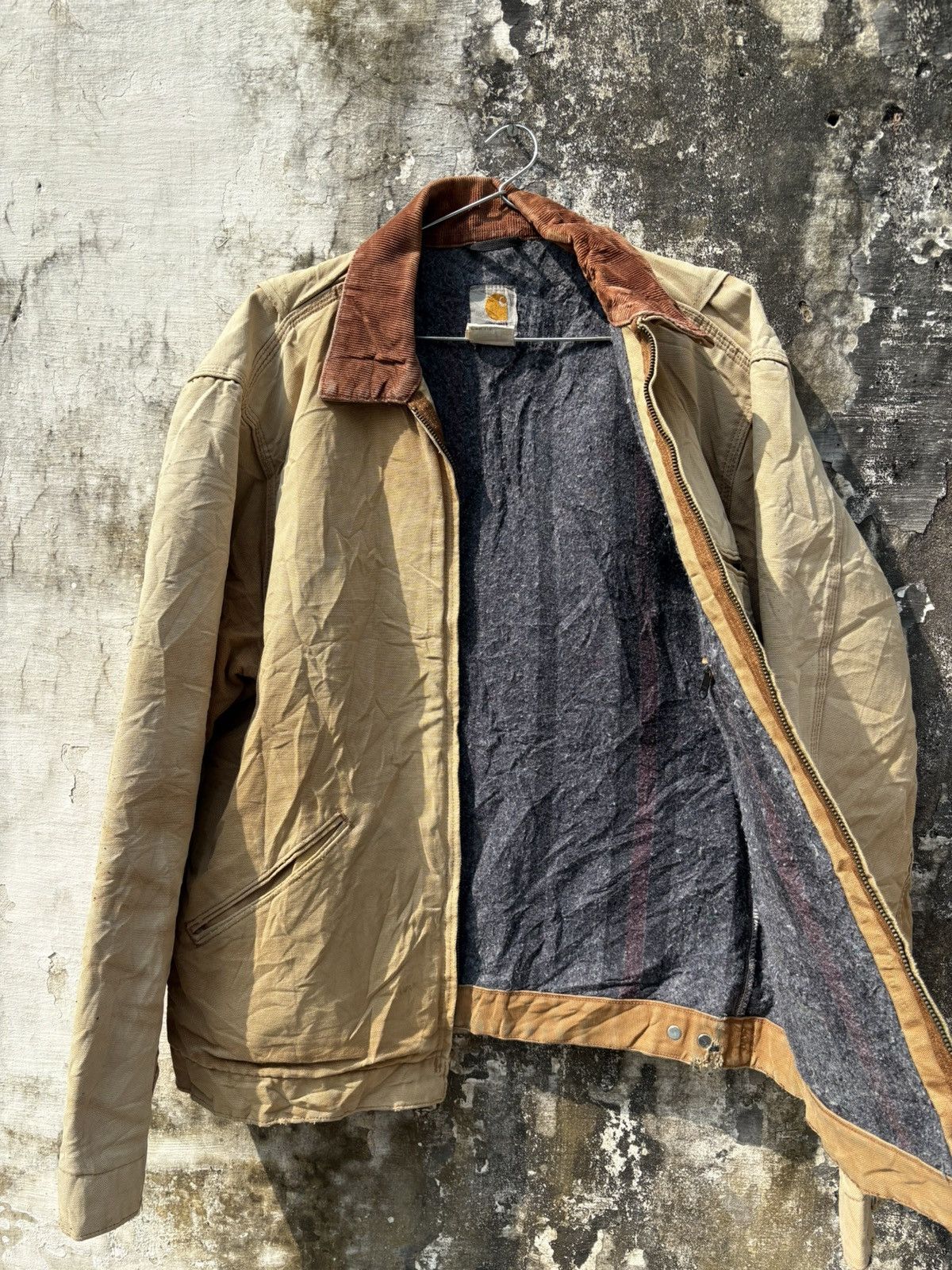 Carhartt Vintage Carhartt Detroit Jacket J001 TAN Size US L / EU 52-54 / 3 - 4 Thumbnail