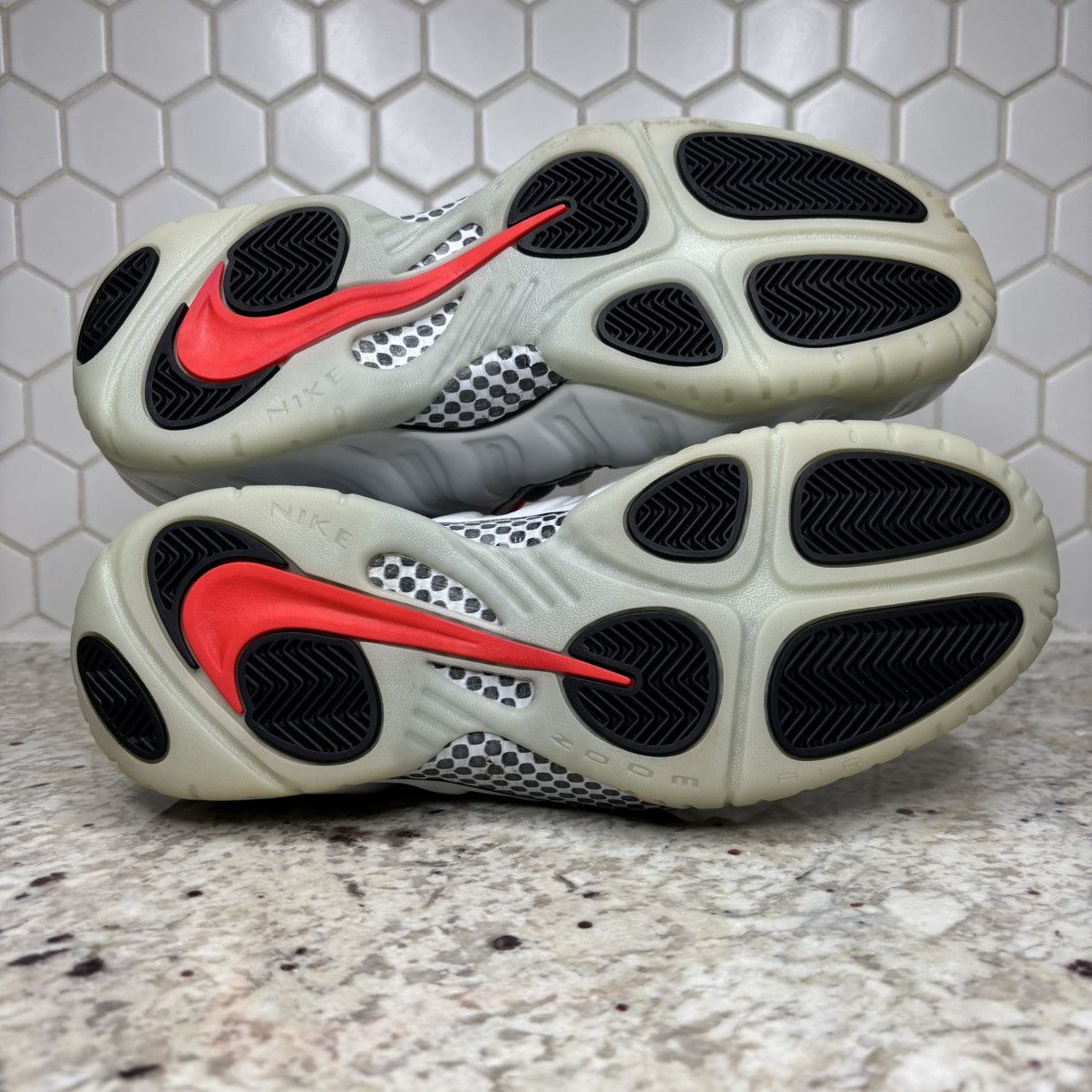 Nike Size 10.5-Nike Foamposite Premium Pure PlatinumNO BOX/INSOLE Size US 10.5 / EU 43-44 - 11 Thumbnail
