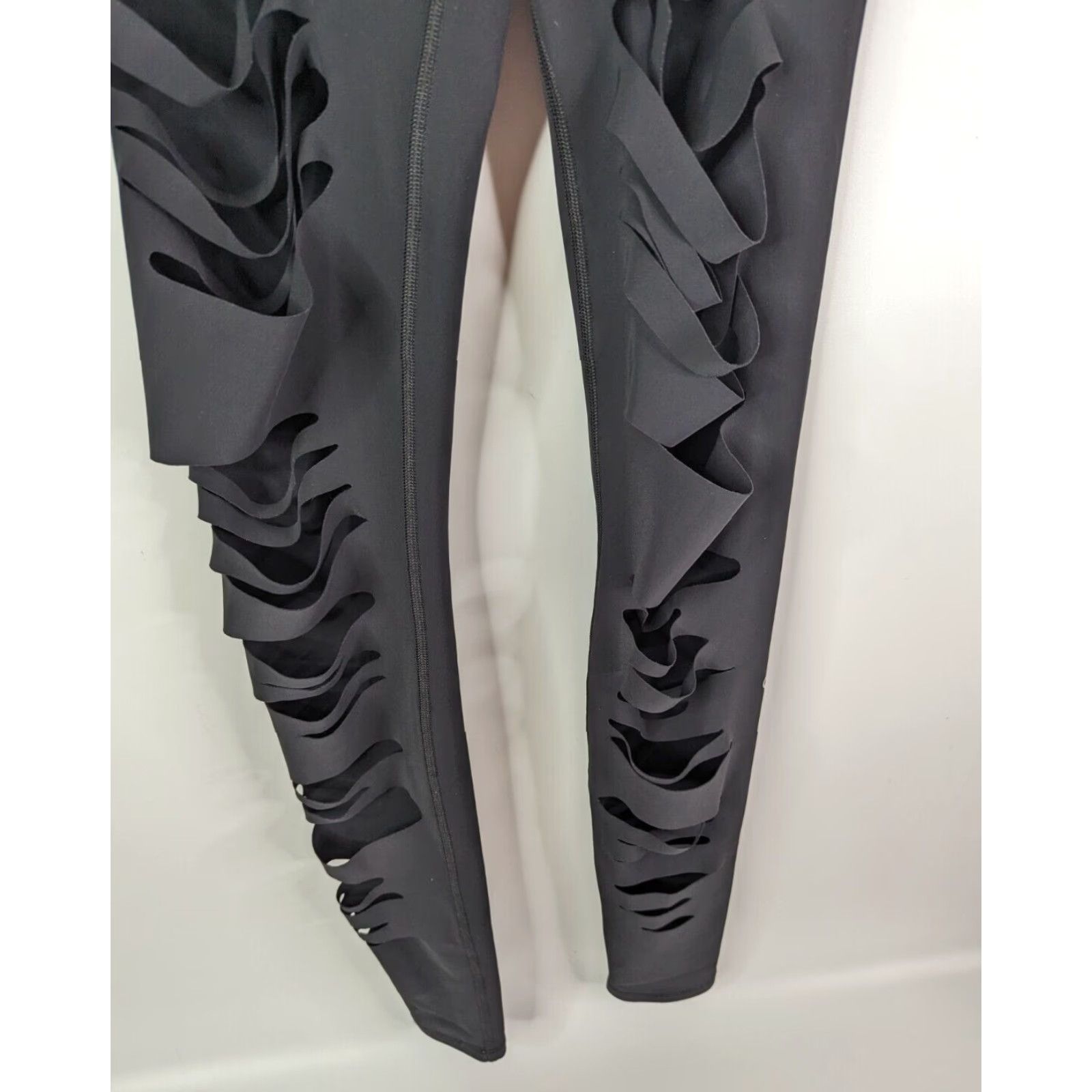 Alo ALO Yoga Leggings Skinny Ripped Warrior Size S Black High Rise Activewear Women Size 28" / US 6 / IT 42 - 3 Thumbnail
